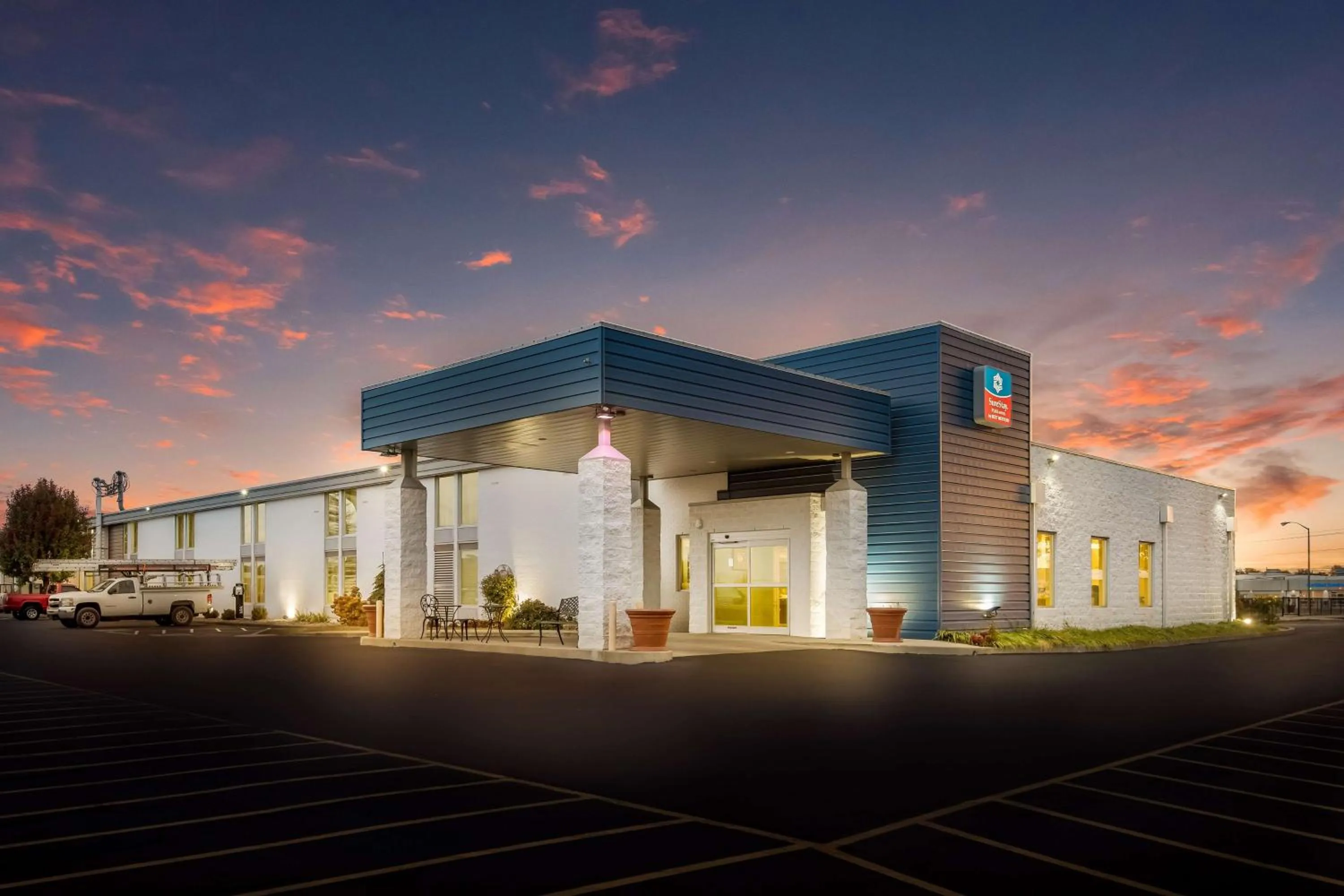 Property building in SureStay Plus Hotel by Best Western Jasper