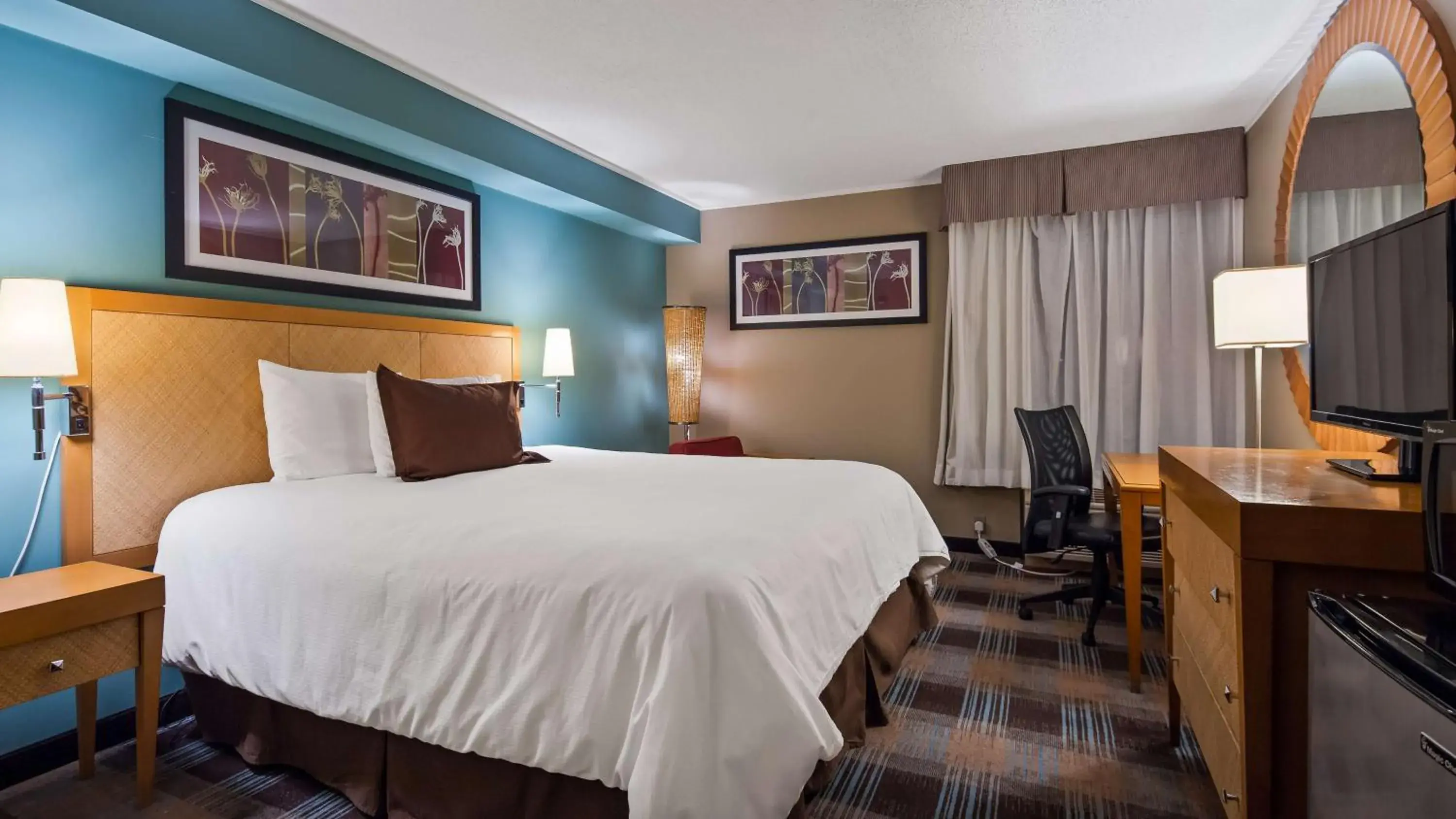 King Room - Disability Access/Non-Smoking in SureStay Plus Hotel by Best Western Jasper King Room - Disability Access/Non-Smoking in SureStay Plus Hotel by Best Western Jasper