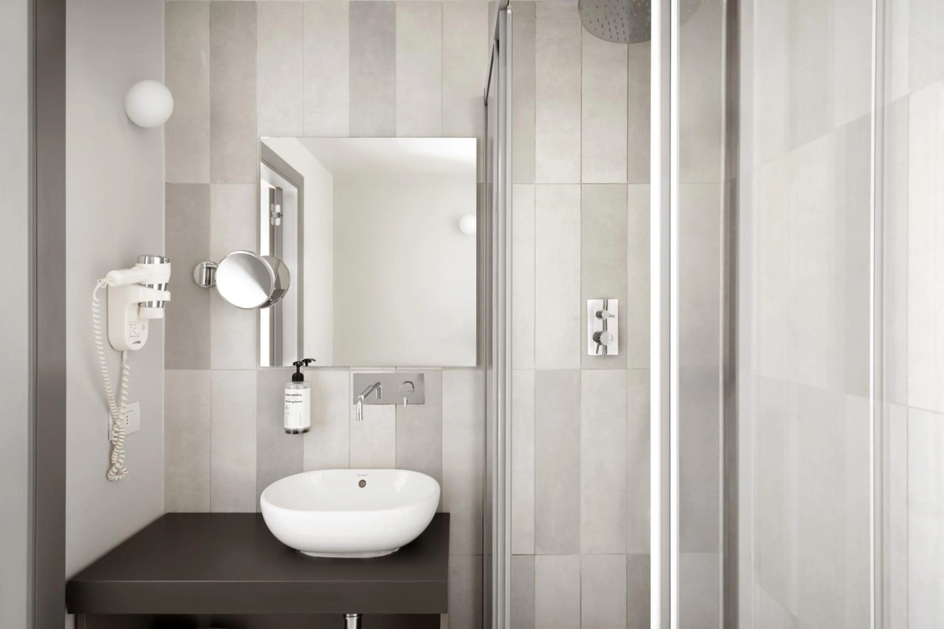 Shower in 21 House of Stories Città Studi