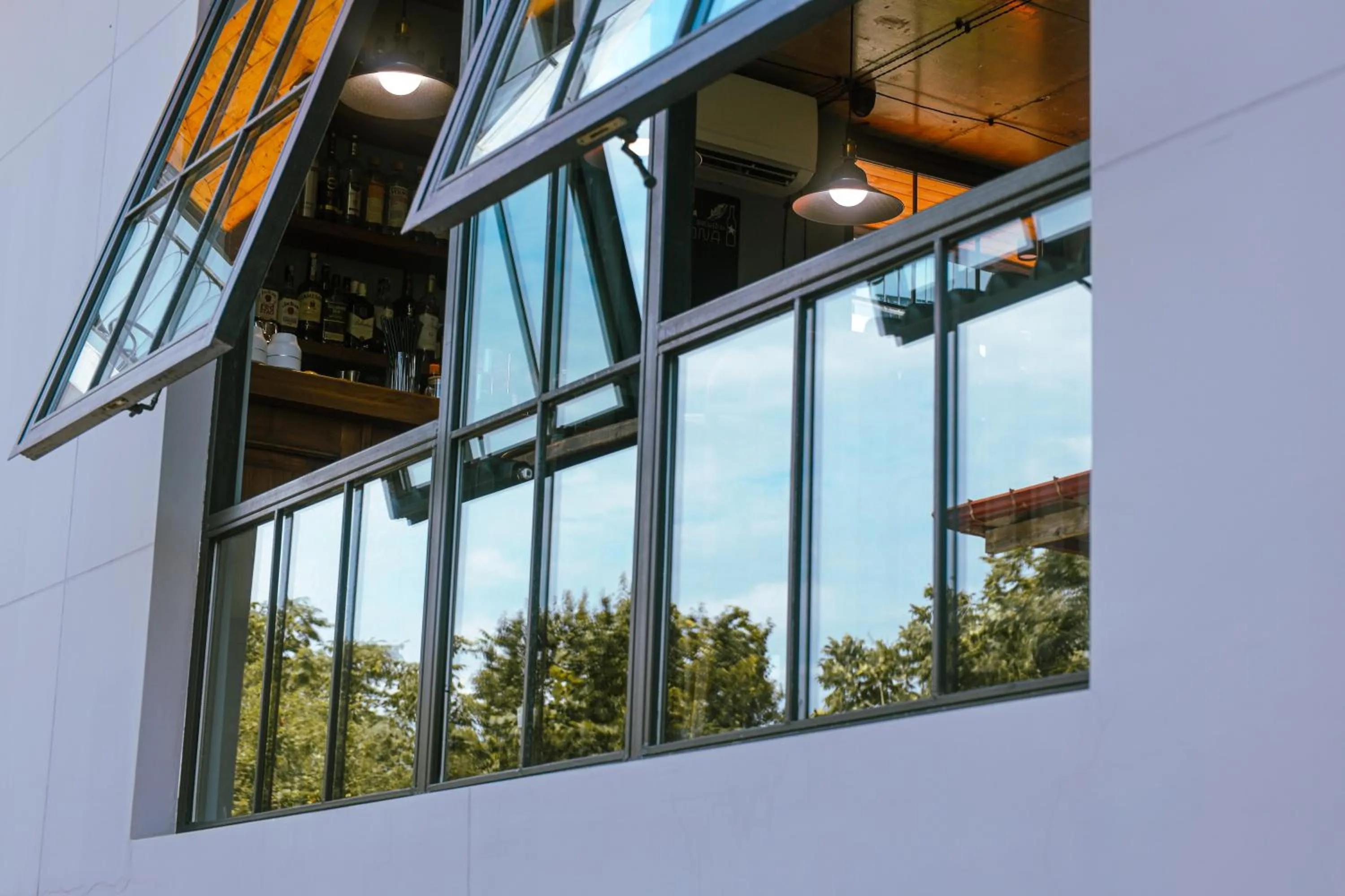 Restaurant/places to eat in Level Up Hotel & Restaurant