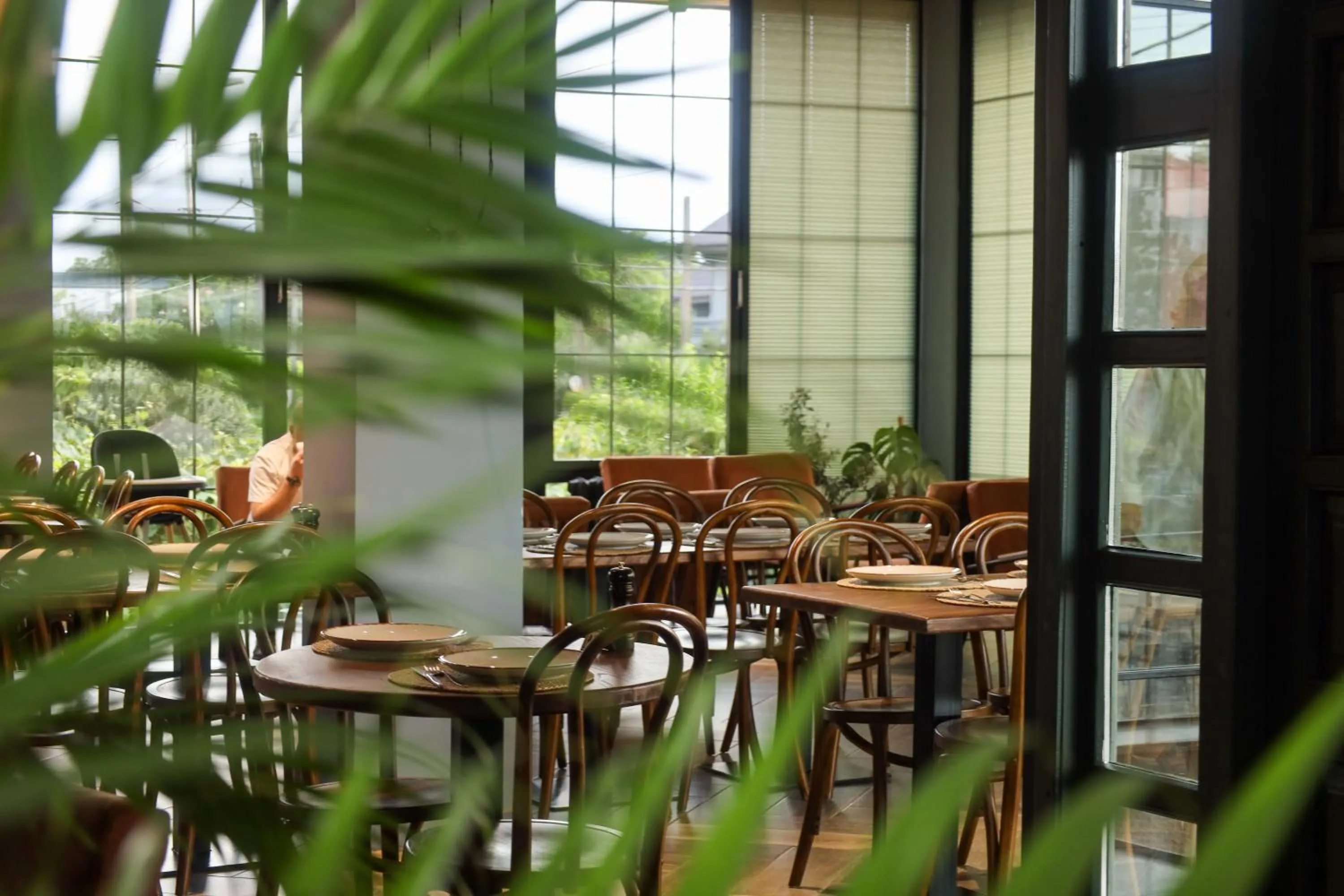 Restaurant/places to eat in Level Up Hotel & Restaurant