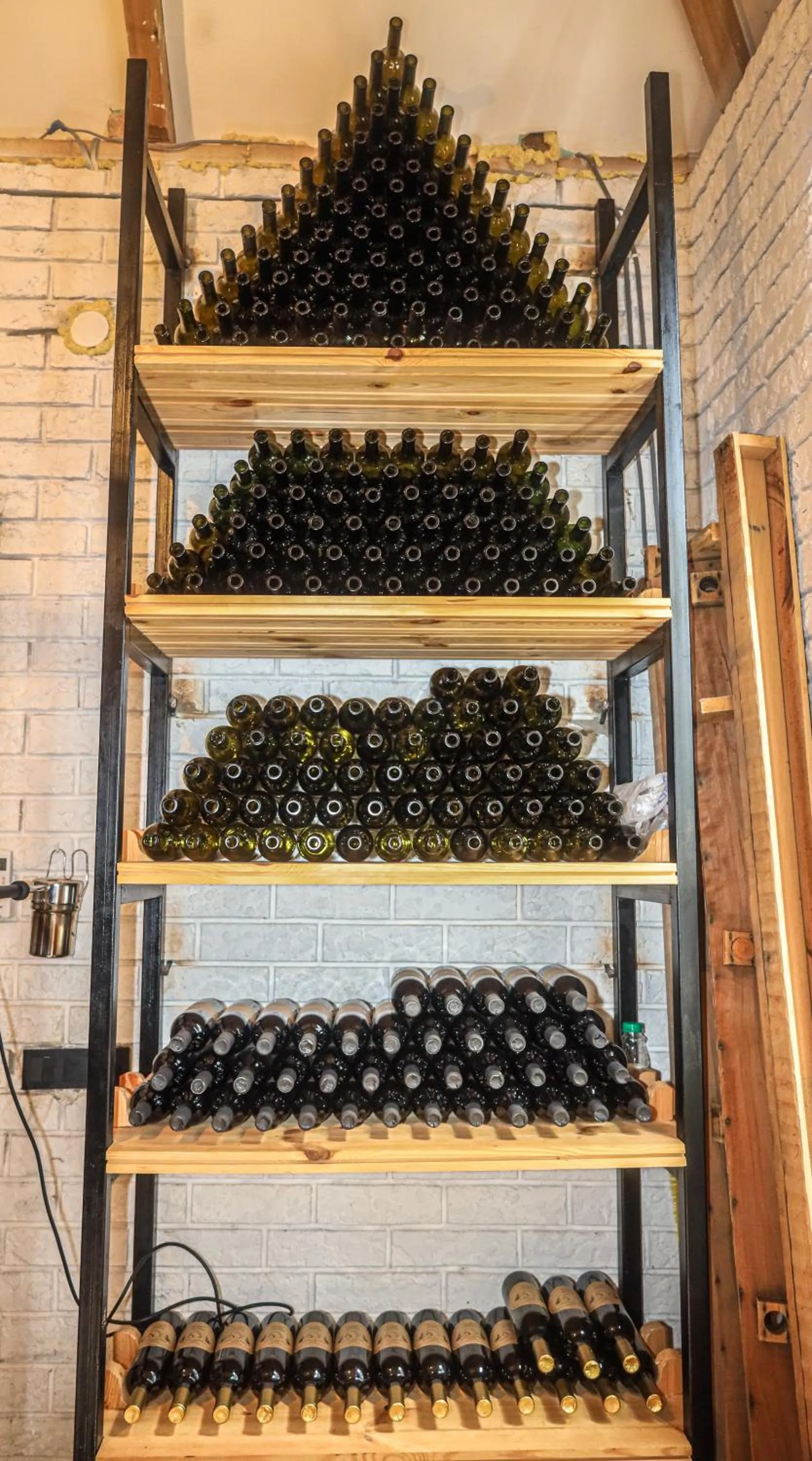 Restaurant/places to eat in Level Up Hotel & Restaurant