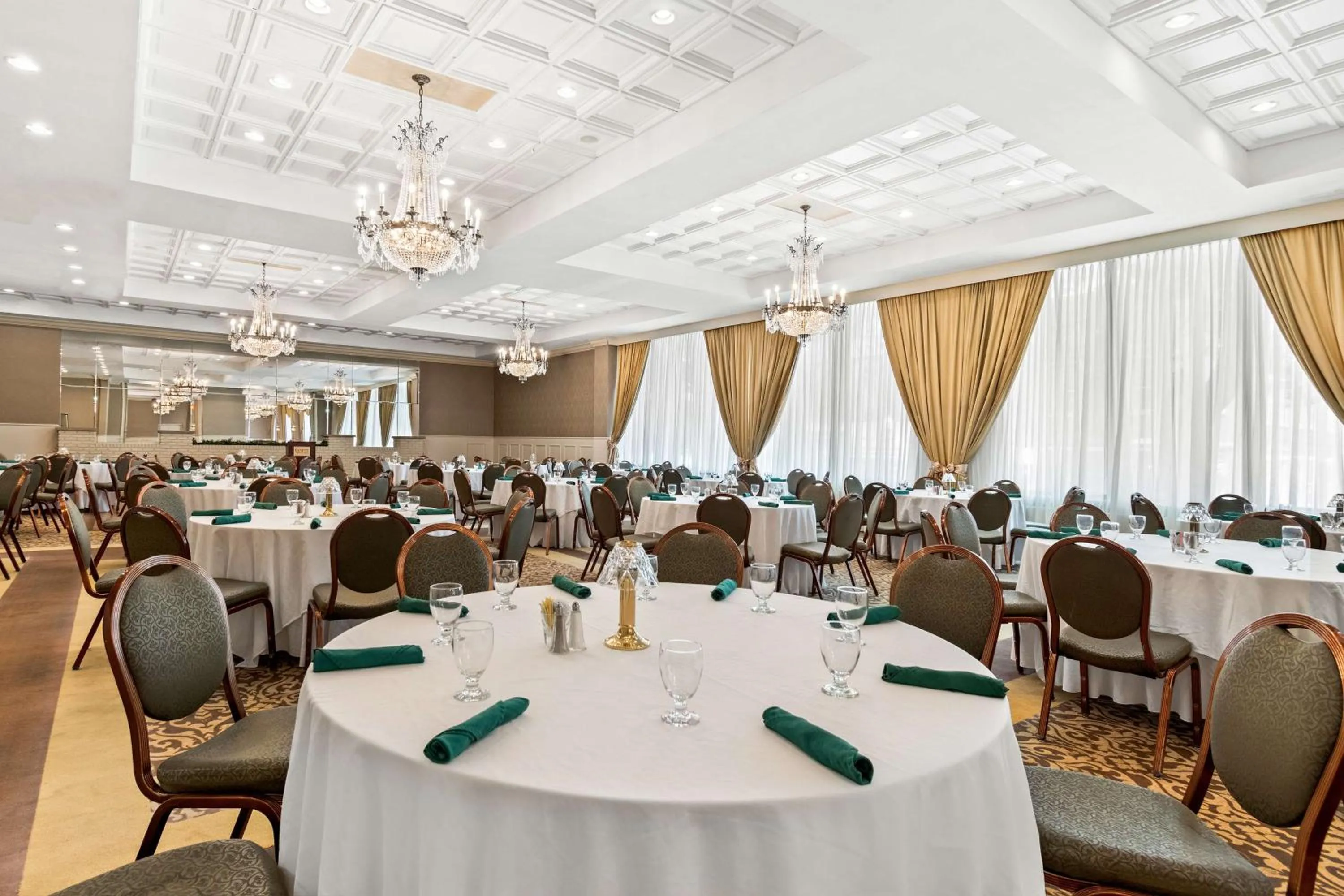 Banquet/Function facilities in Genetti Hotel, SureStay Collection by Best Western