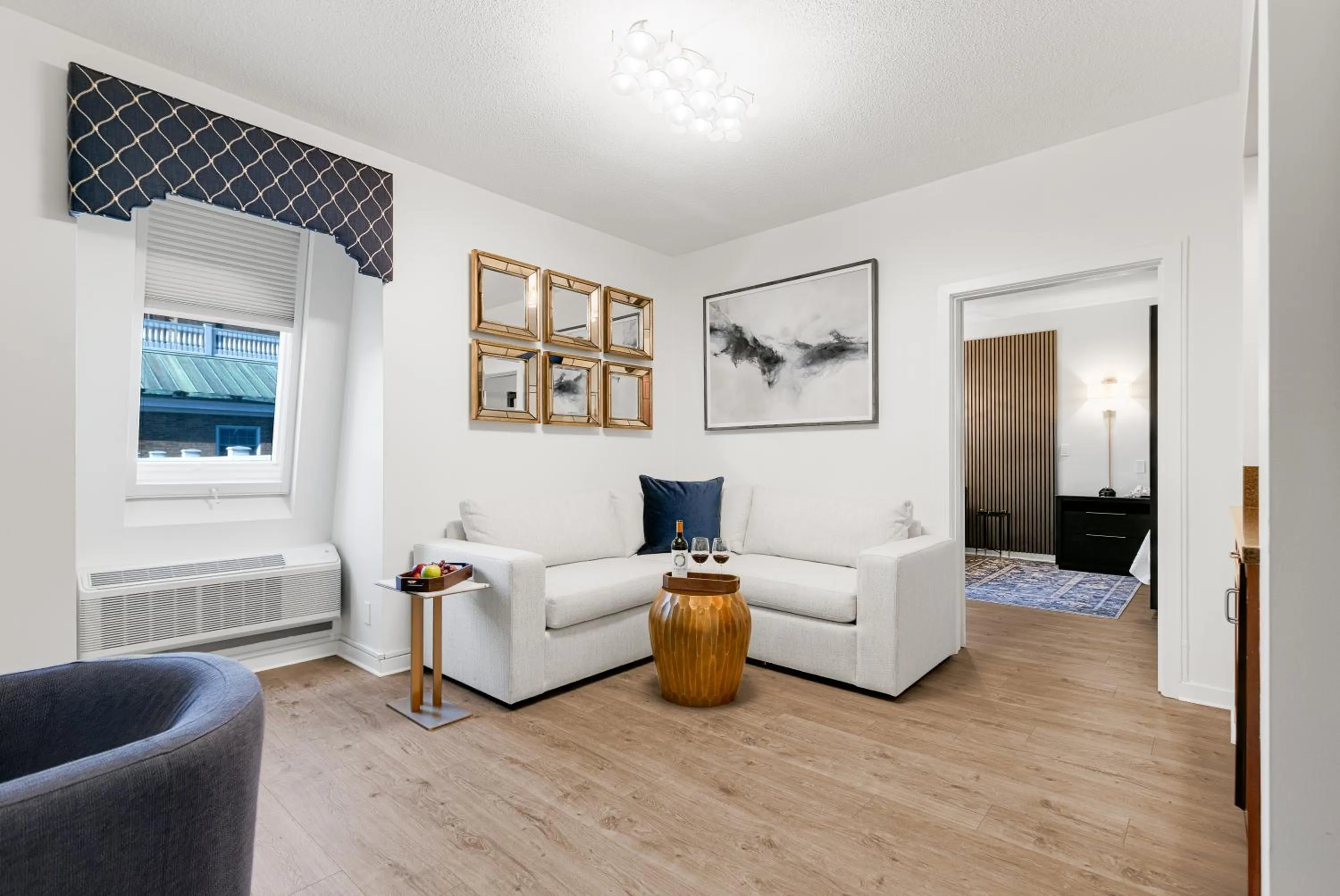 Living room in Nassau Inn