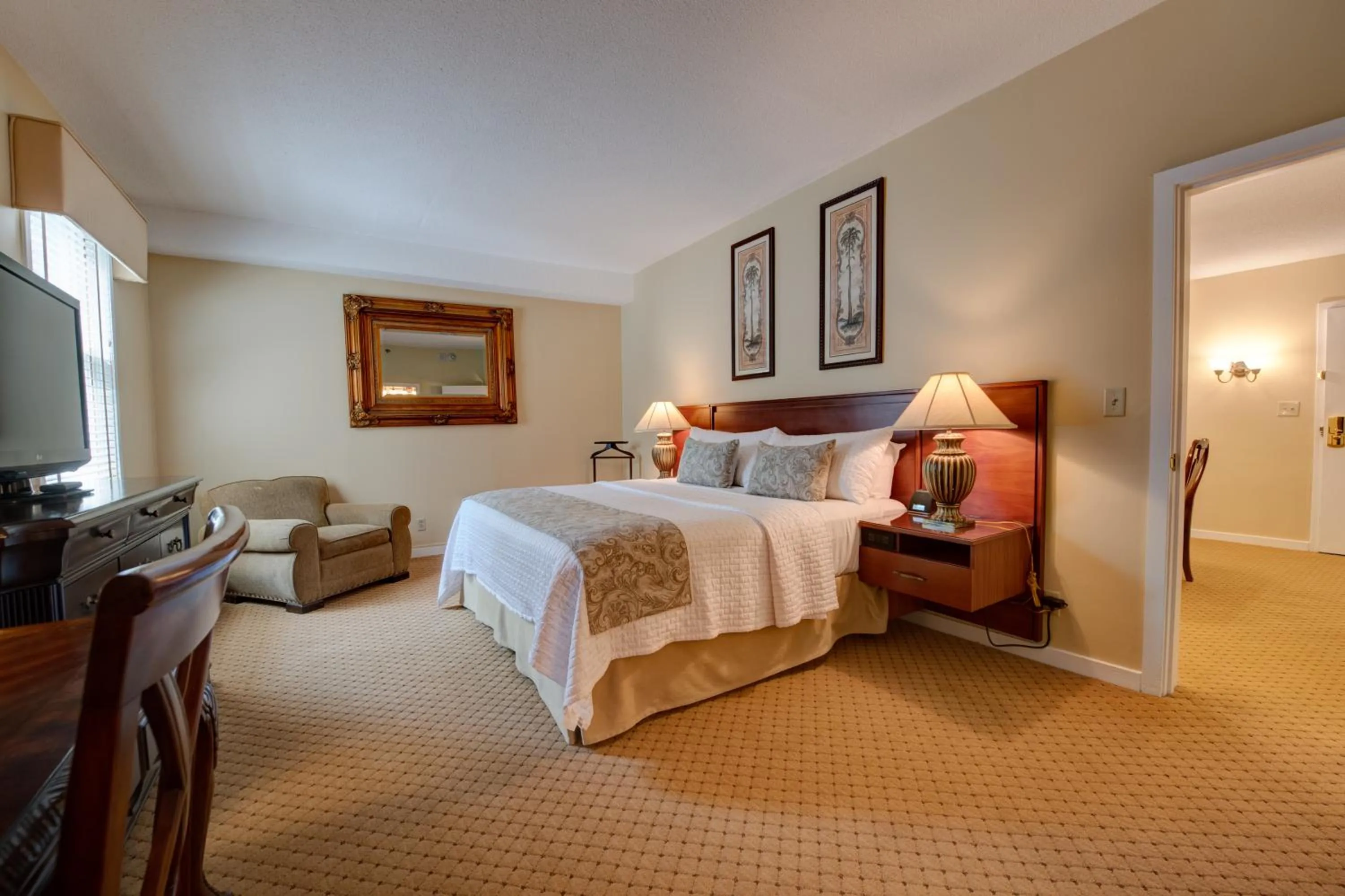 Bedroom, Bed in Nassau Inn