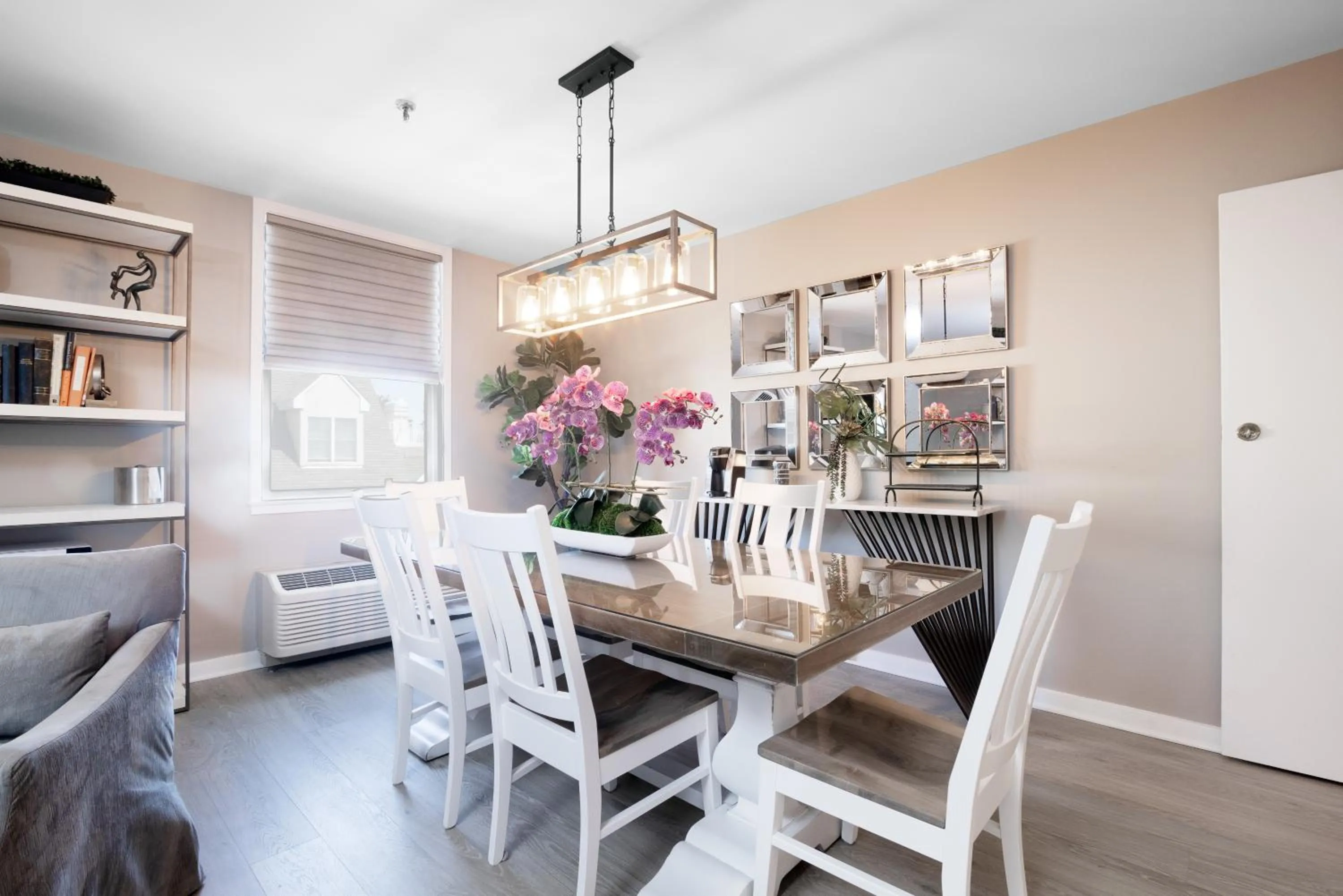 Dining area in Nassau Inn