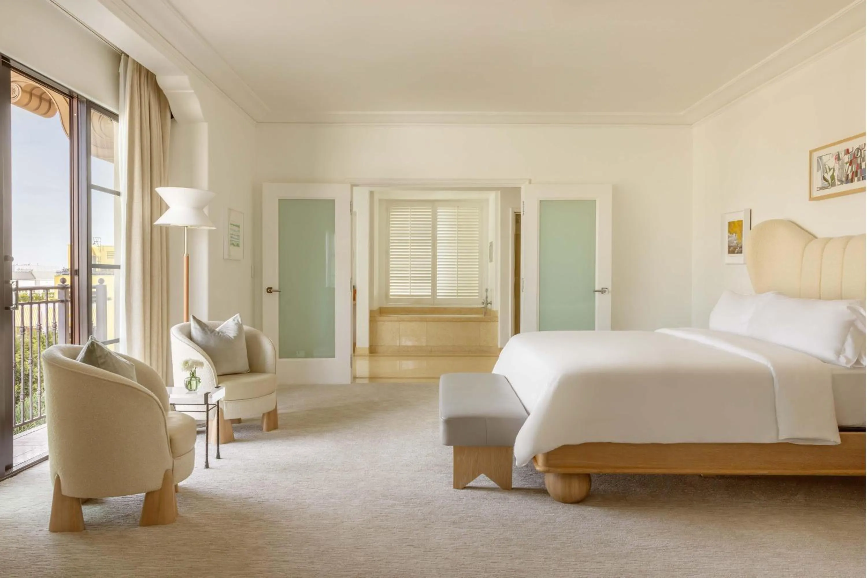 Bathroom, Bed in The Maybourne Beverly Hills, Maybourne