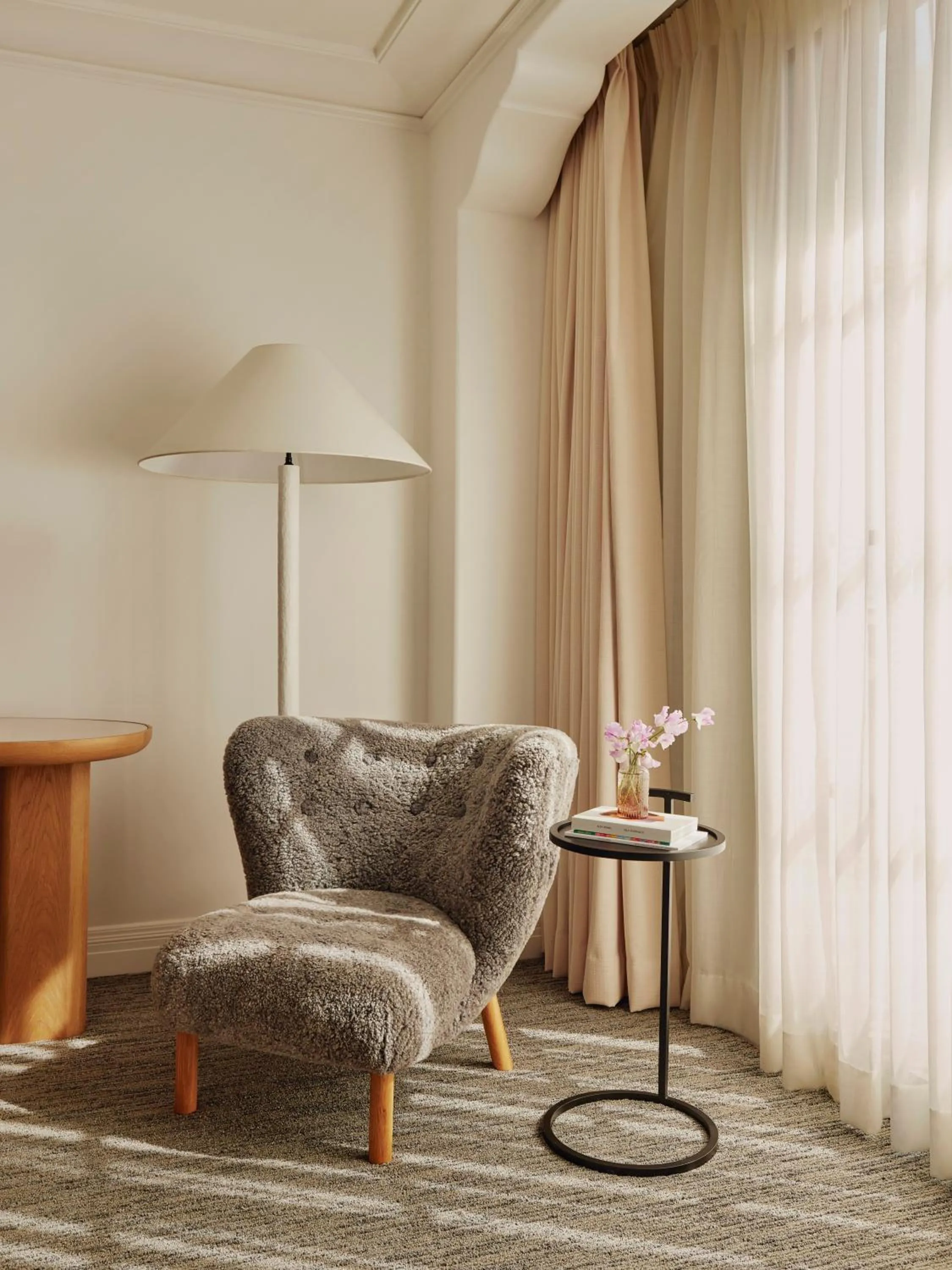 Seating area in The Maybourne Beverly Hills, Maybourne