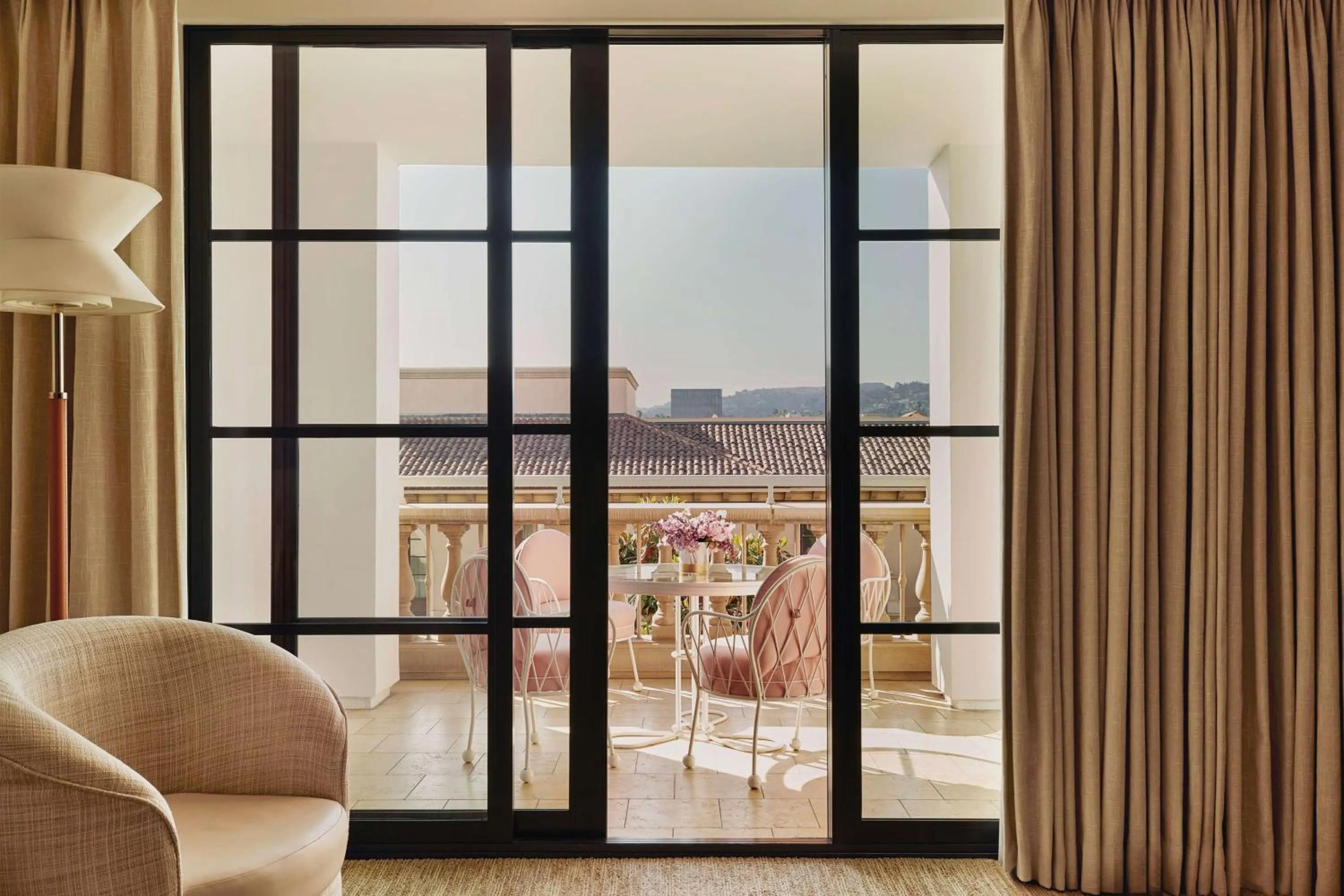 Photo of the whole room in The Maybourne Beverly Hills, Maybourne