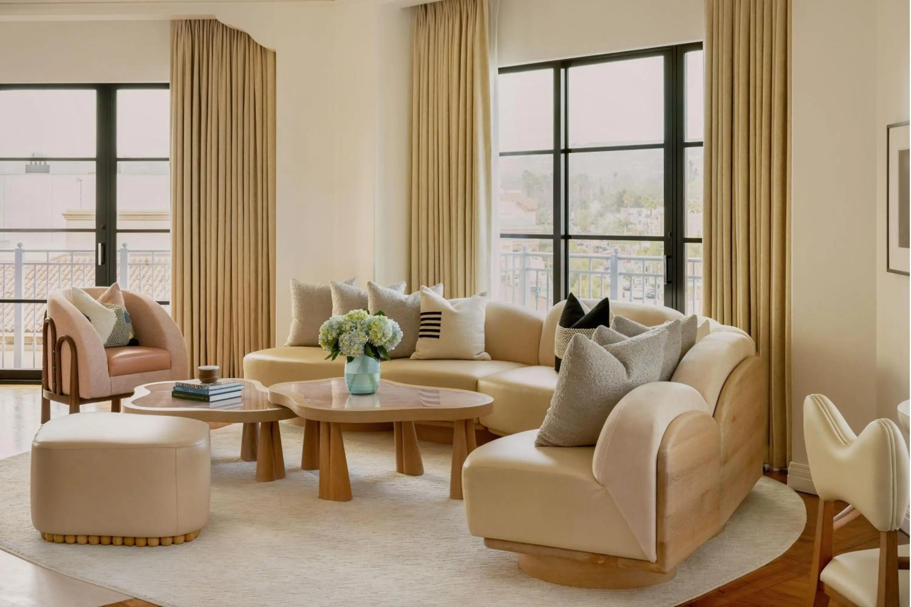 Photo of the whole room in The Maybourne Beverly Hills, Maybourne