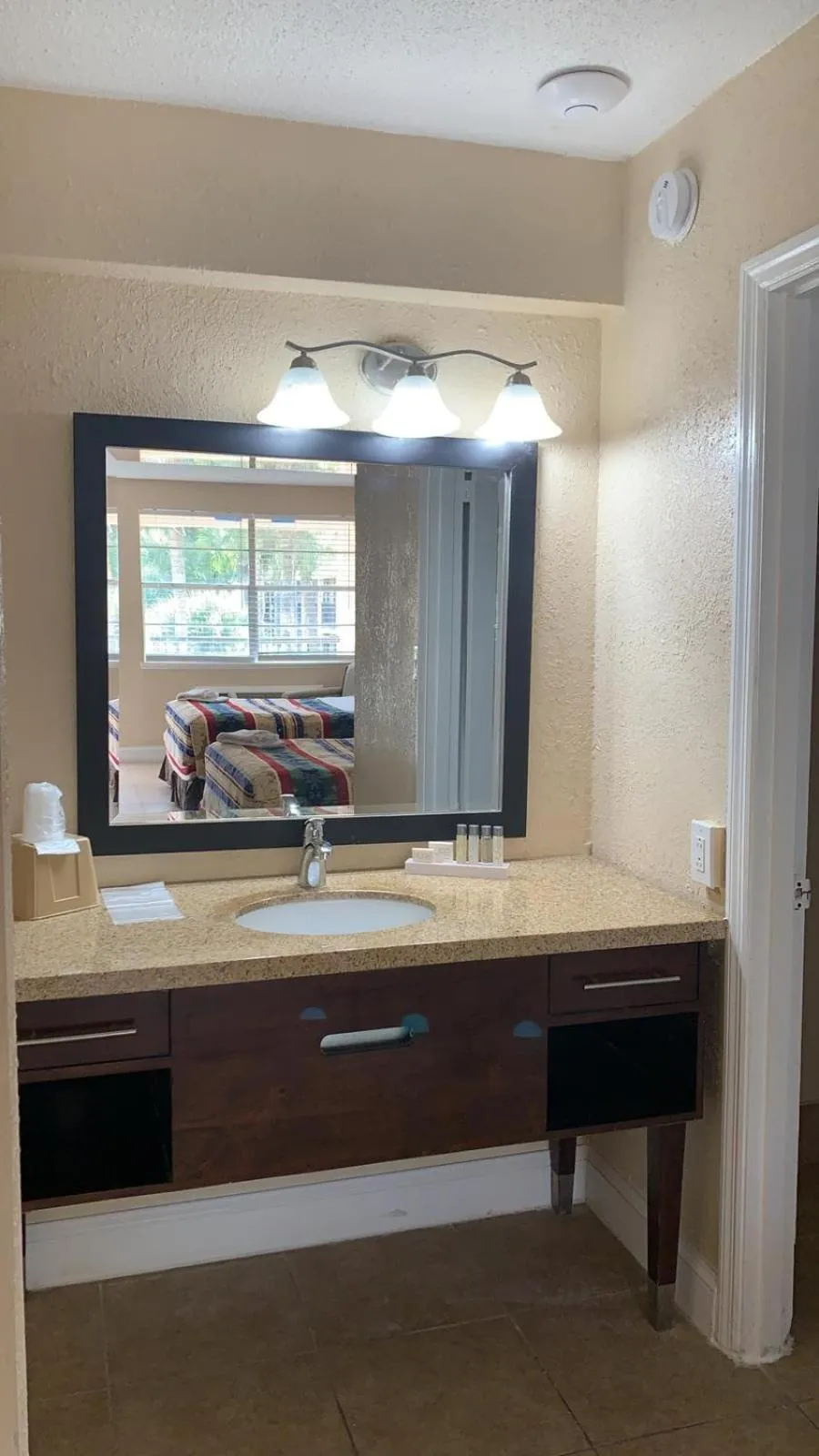 Bathroom in APM Inn & Suites - Jacksonville