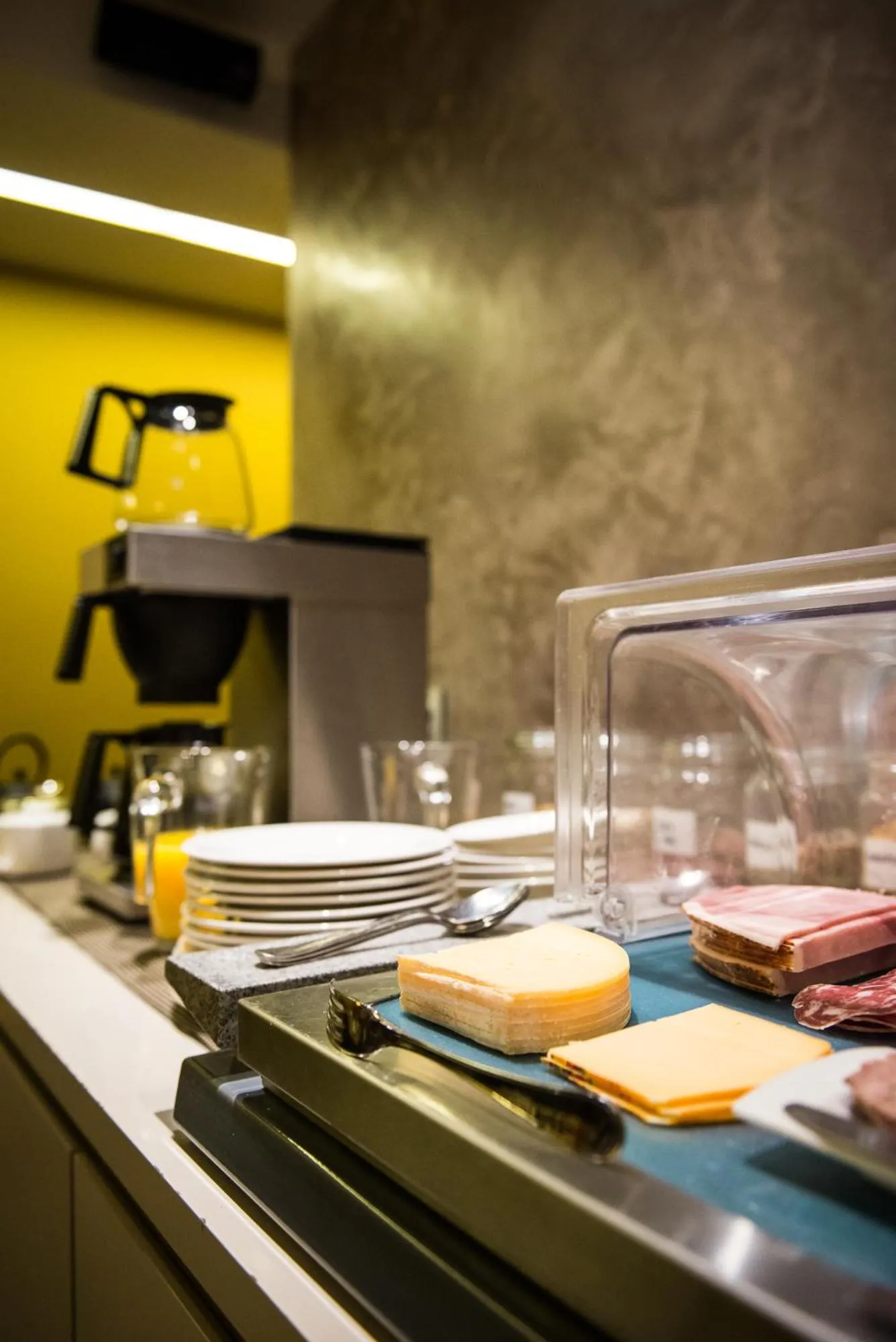 Breakfast in Maison de la Paix