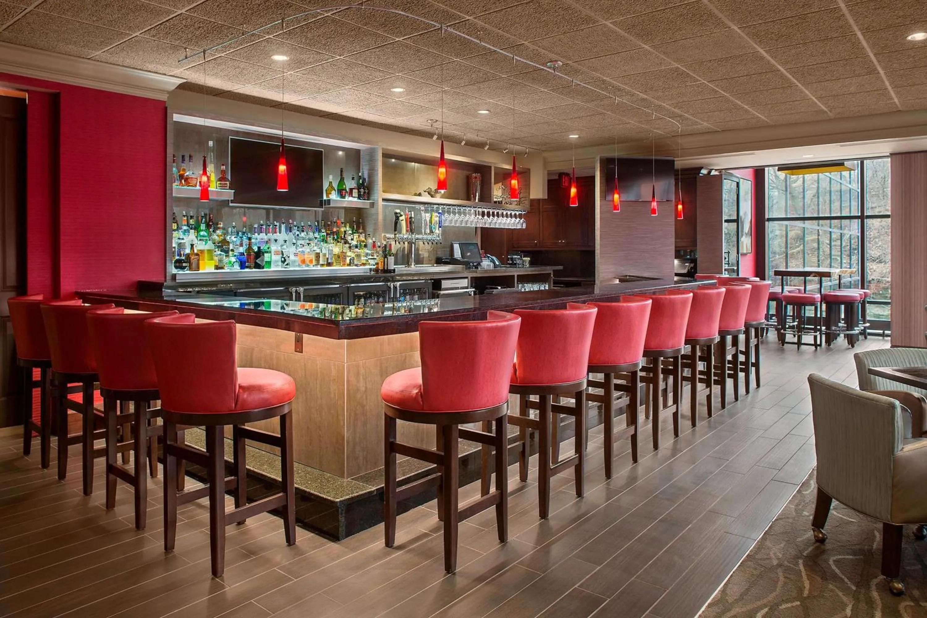 Lounge or bar in Sheraton Suites Akron Cuyahoga Falls