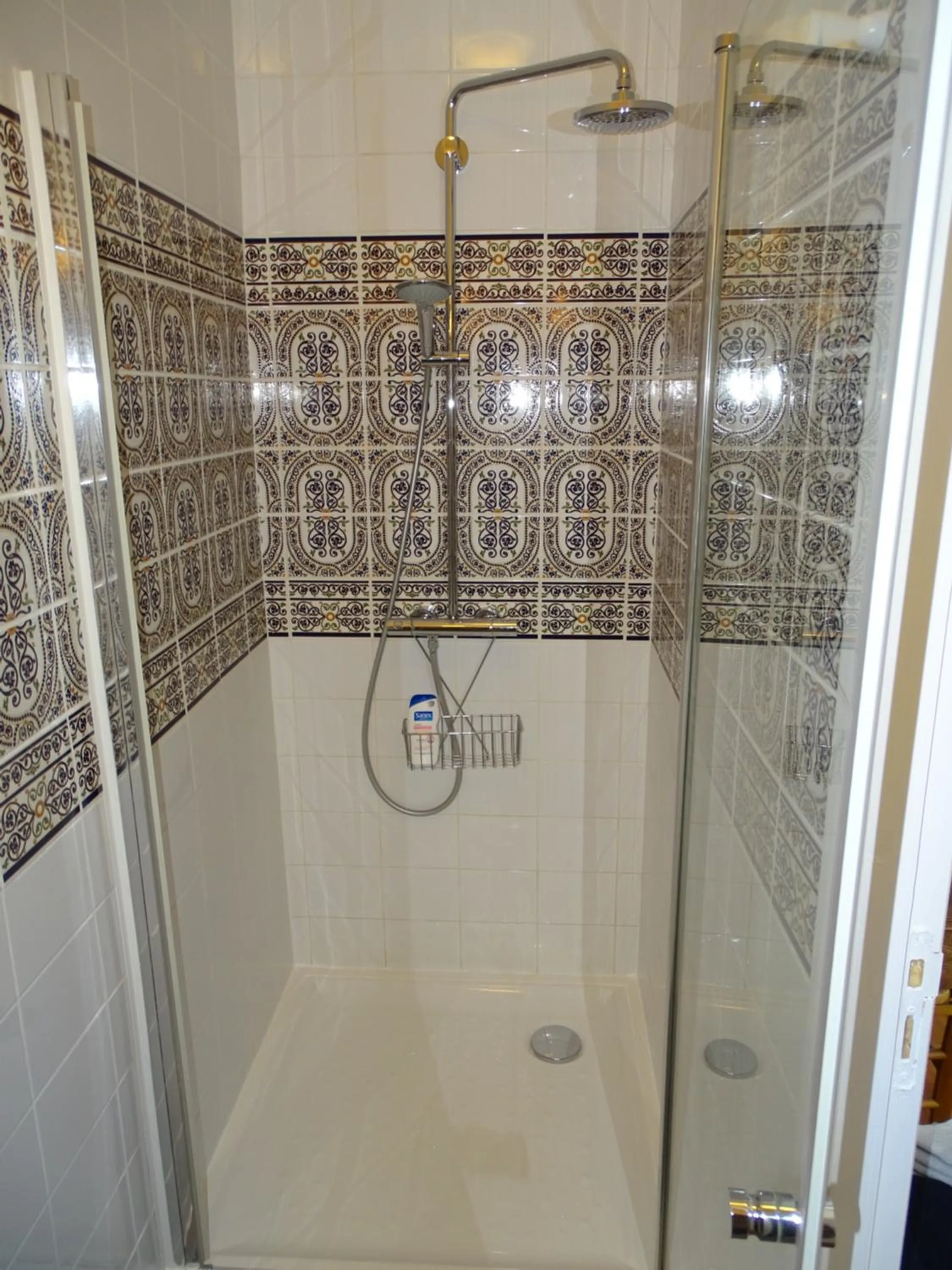 Shower in A la Vill'Adour