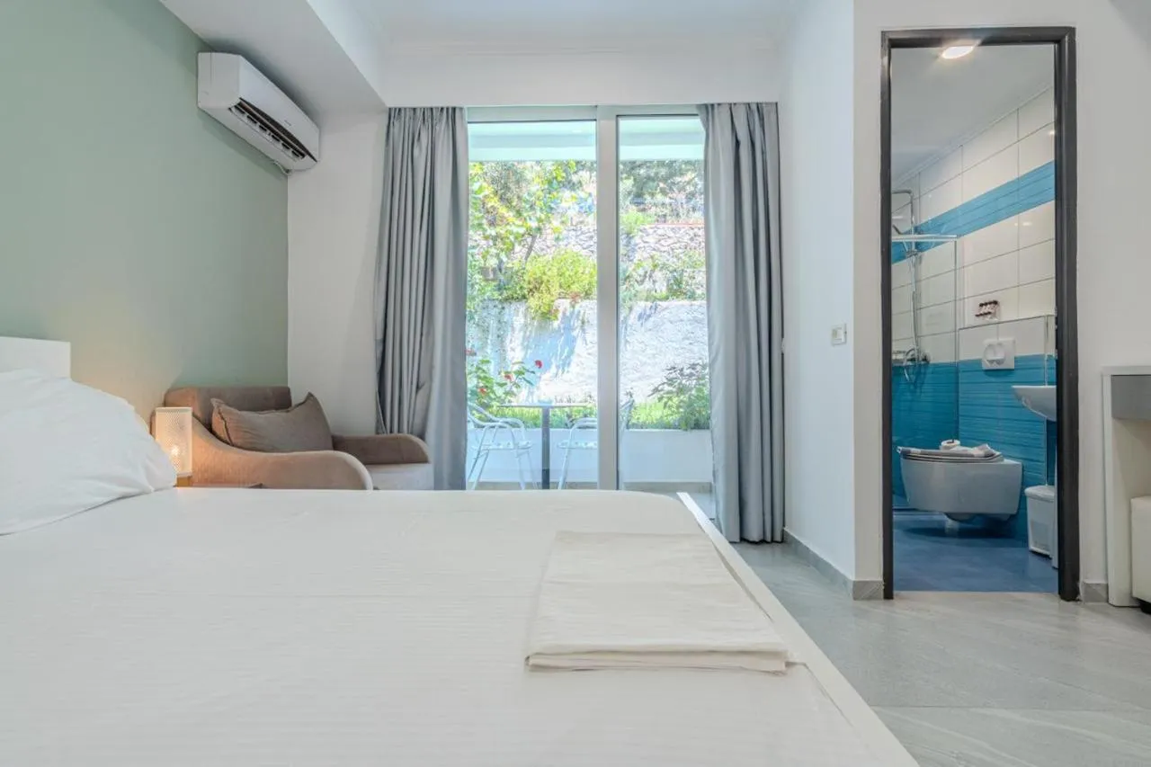 Bedroom, Bed in Aphrodite's Garden