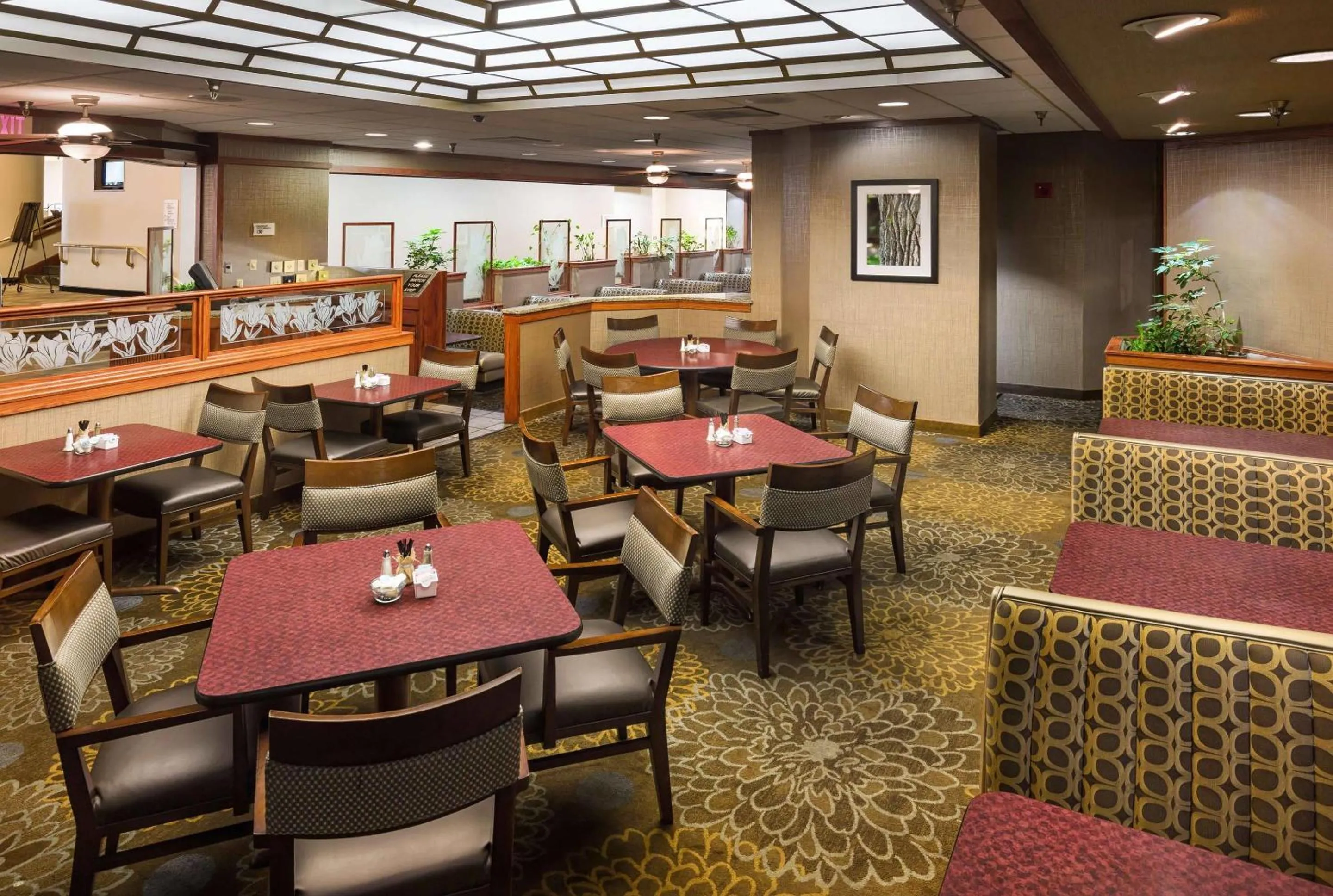 Restaurant/places to eat in Radisson Hotel Bismarck