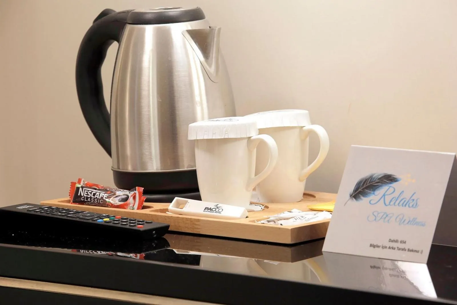 Coffee/tea facilities in Reo Hotel