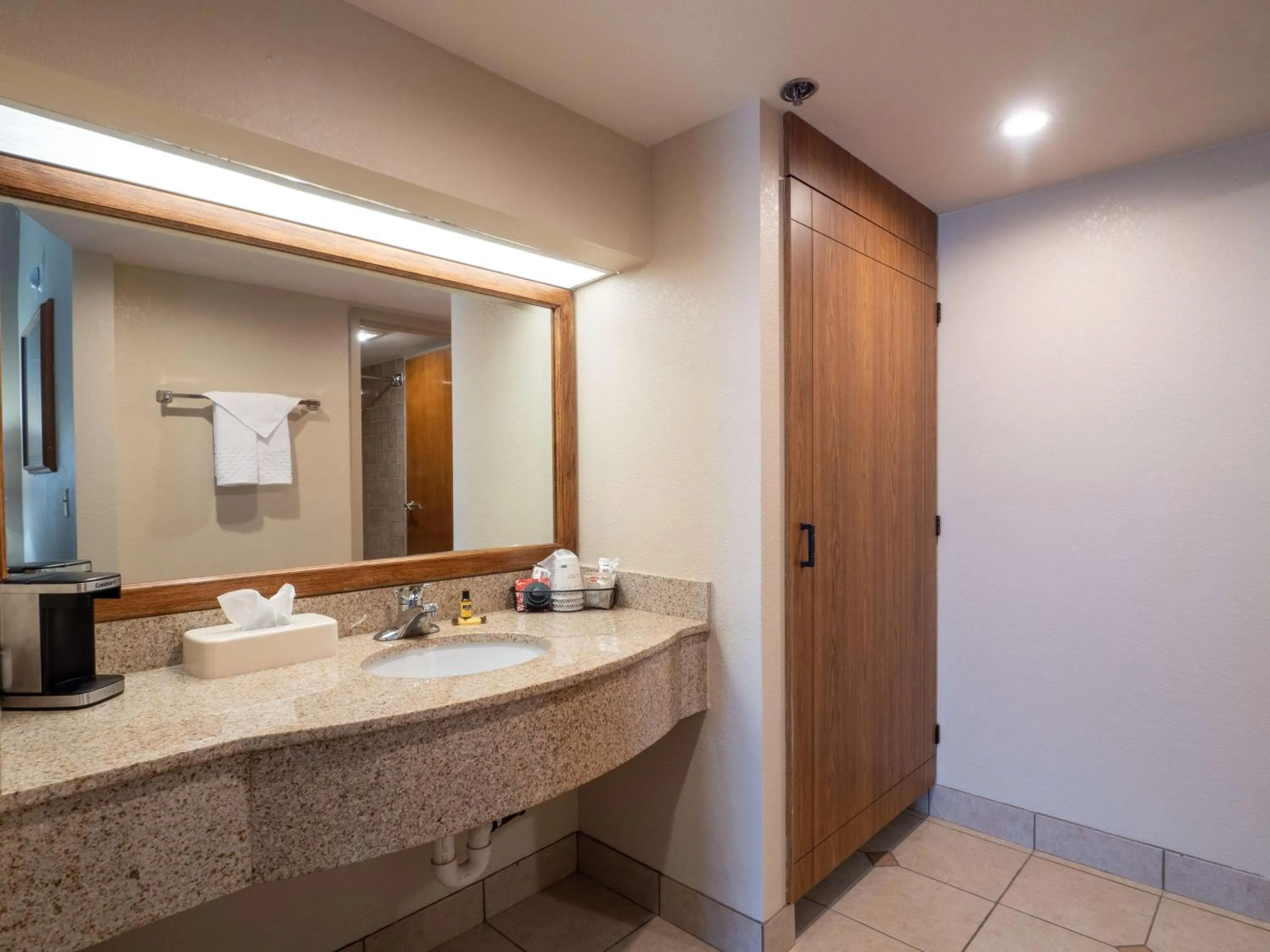 Bathroom in Best Western Plus Saddleback Inn and Conference Center