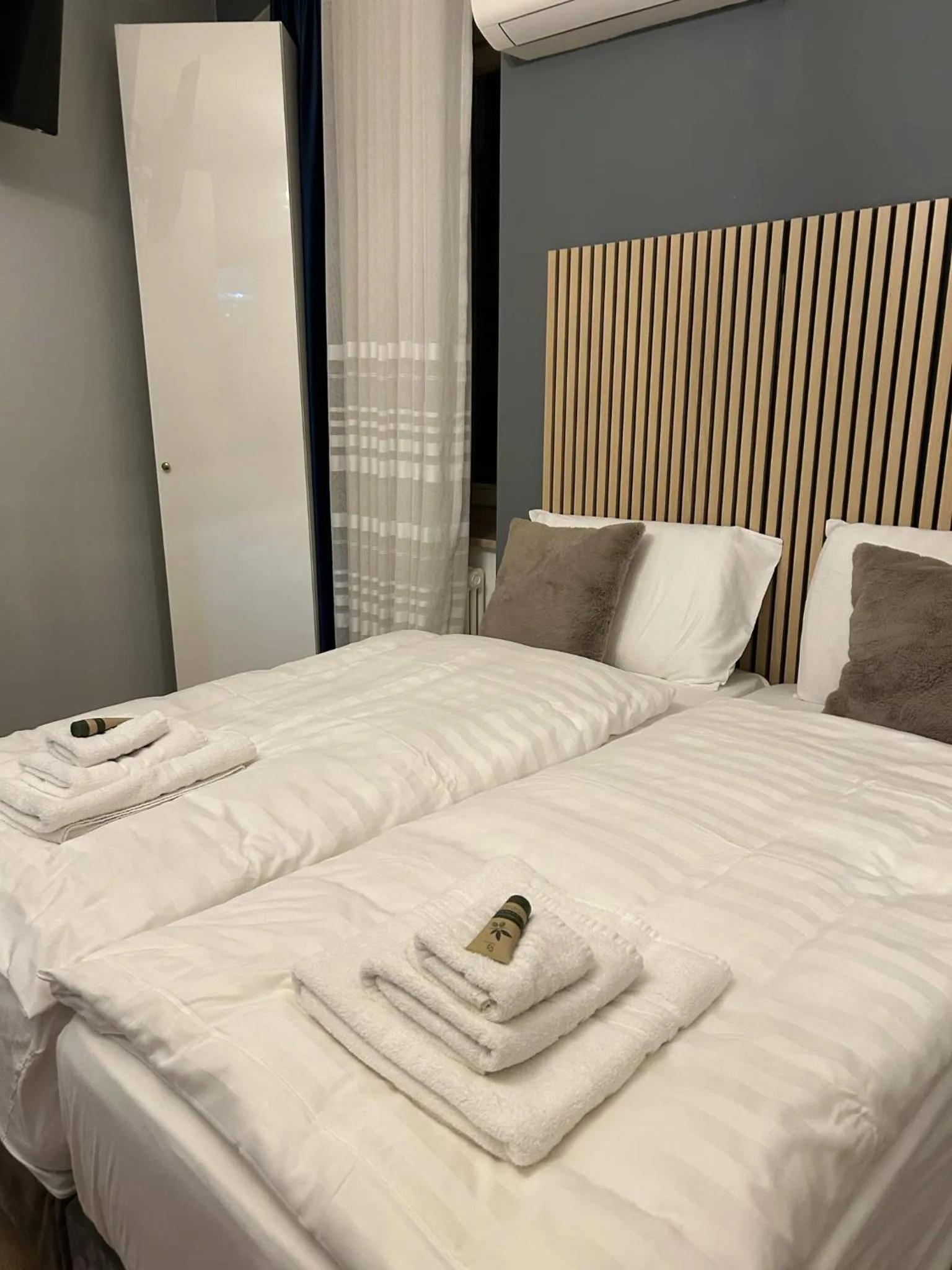 Bed in Beb c’est lavis