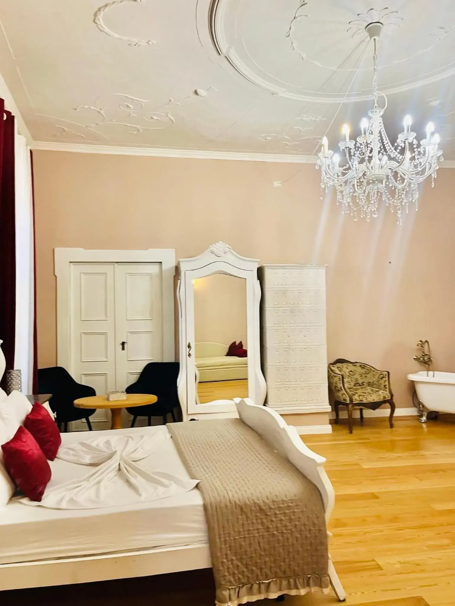 Family Suite - single occupancy in Beb c’est lavis Family Suite - single occupancy in Beb c’est lavis