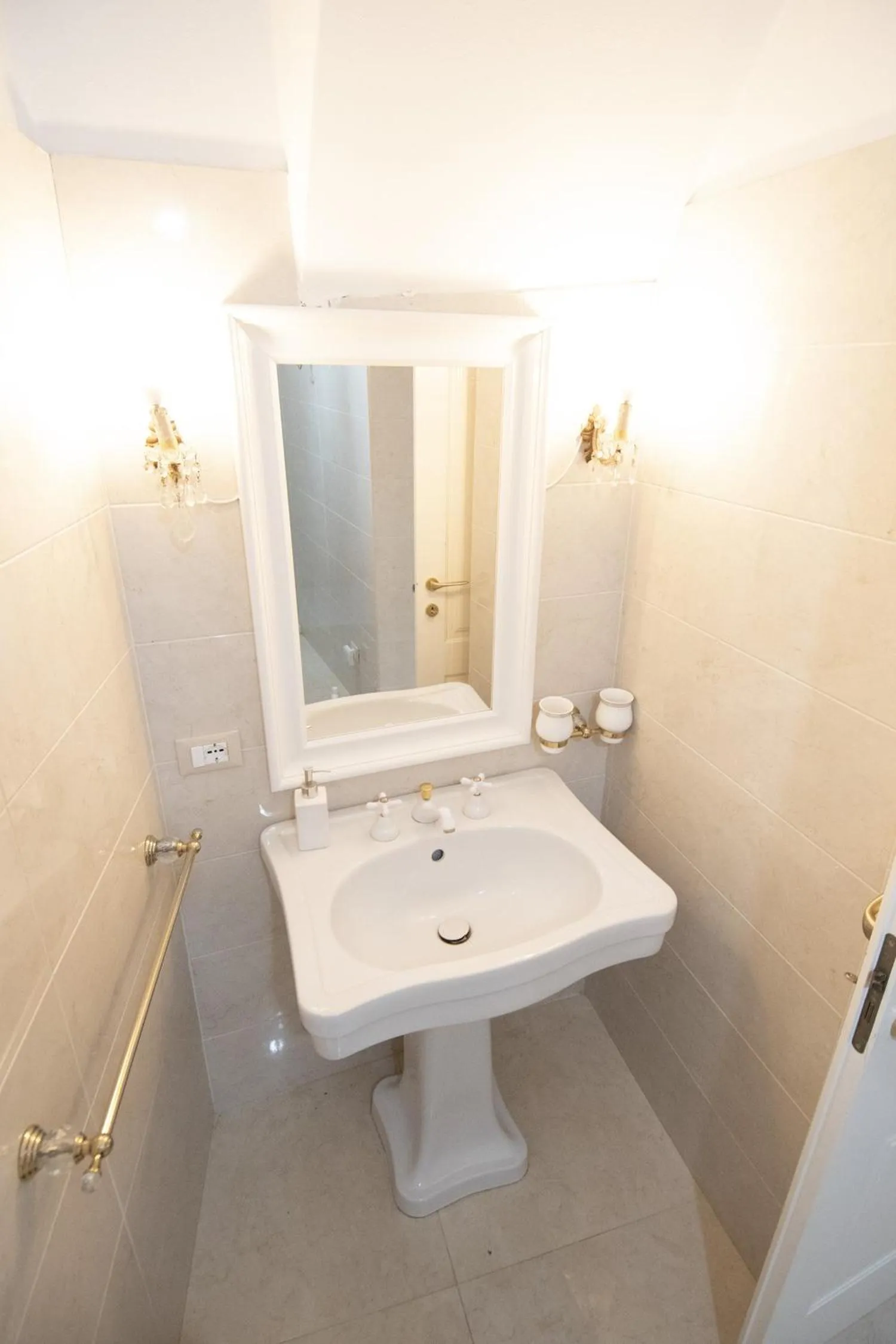 Bathroom in Beb c’est lavis