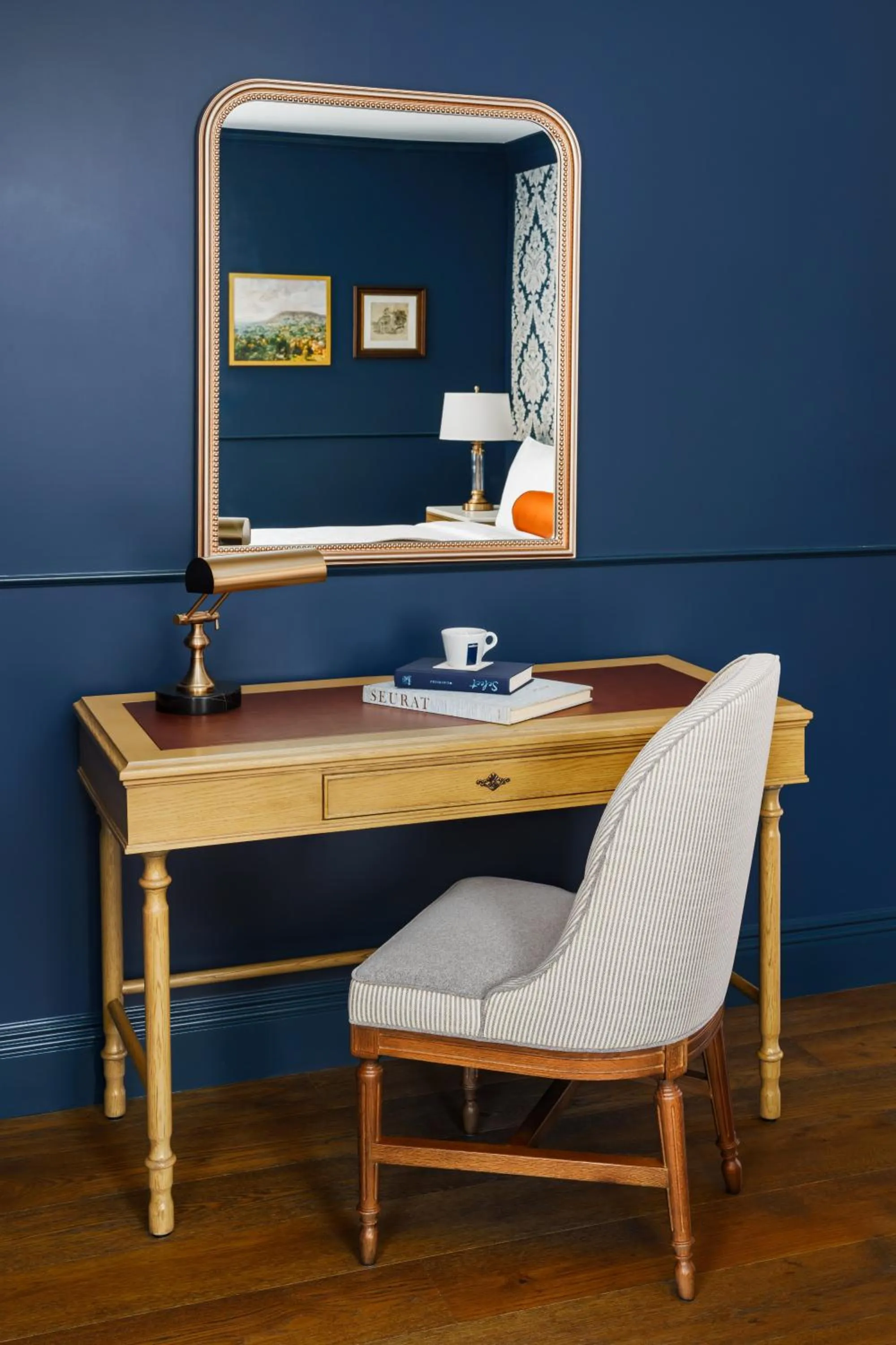 Decorative detail in Nittany Lion Inn