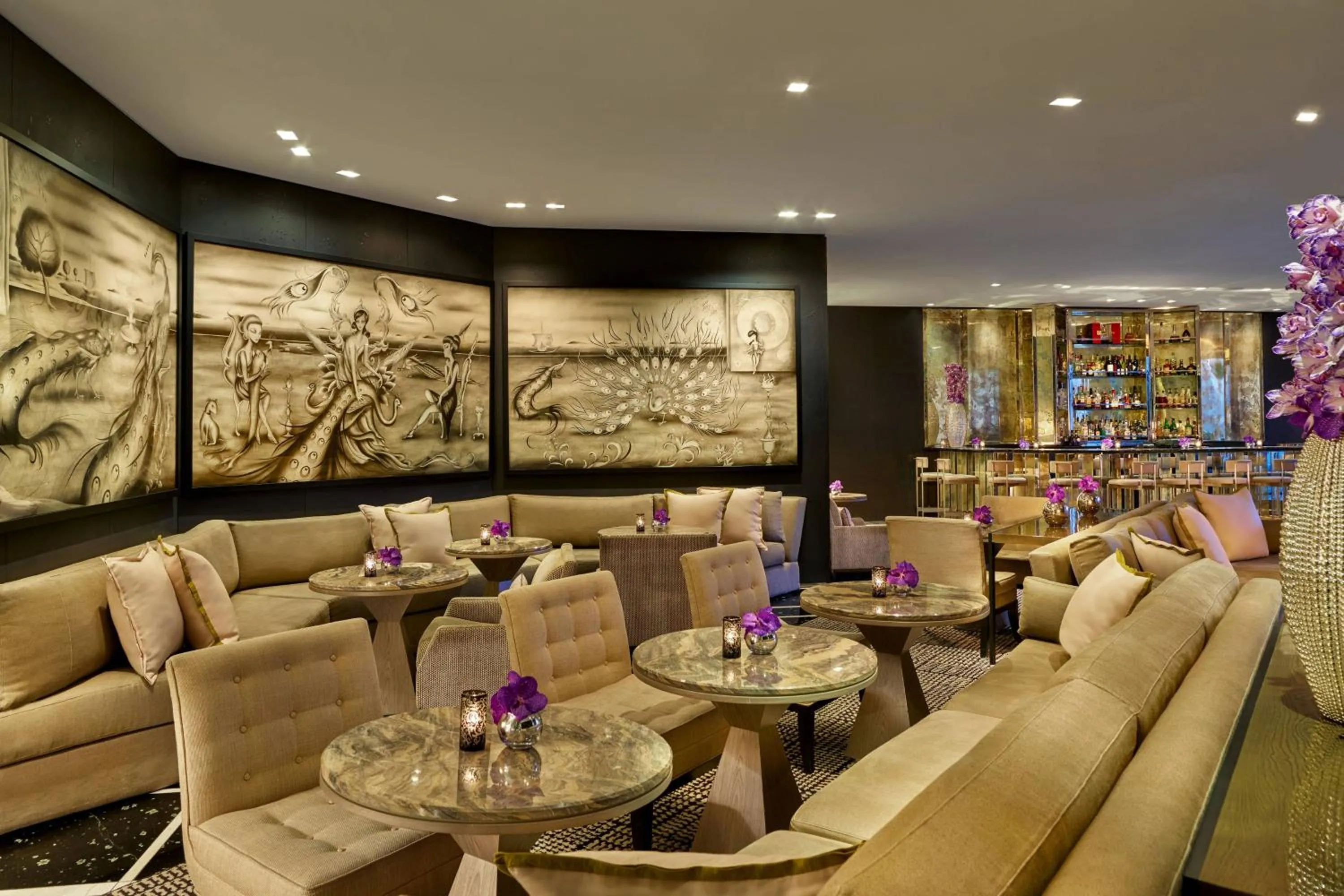 Lounge or bar in The St. Regis Bal Harbour Resort