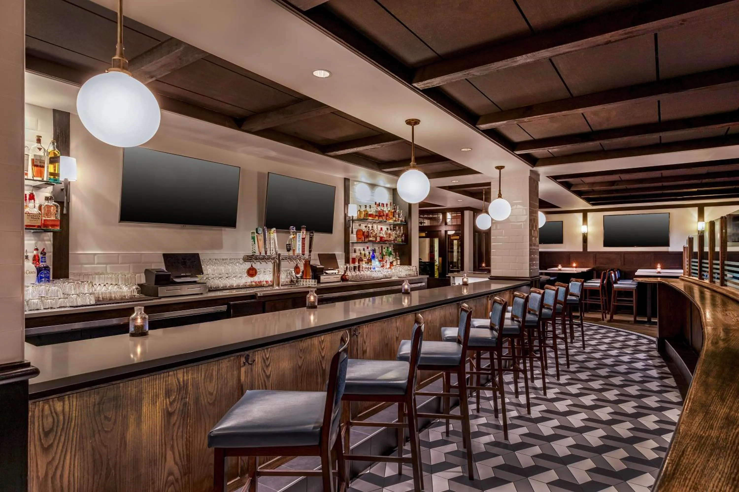 Restaurant/places to eat in Four Points by Sheraton Norwood Conference Center