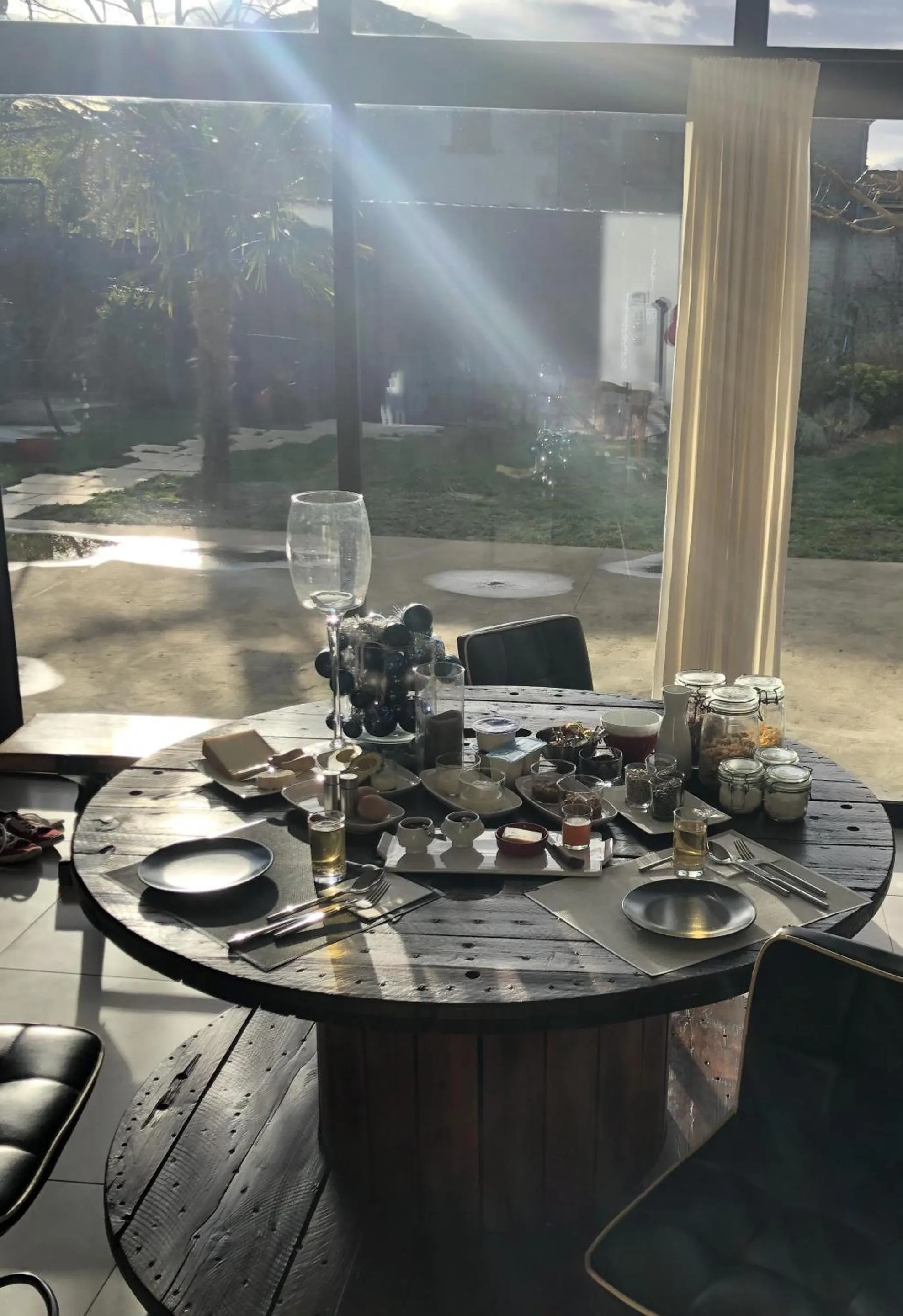 Dining area in Au Hangar