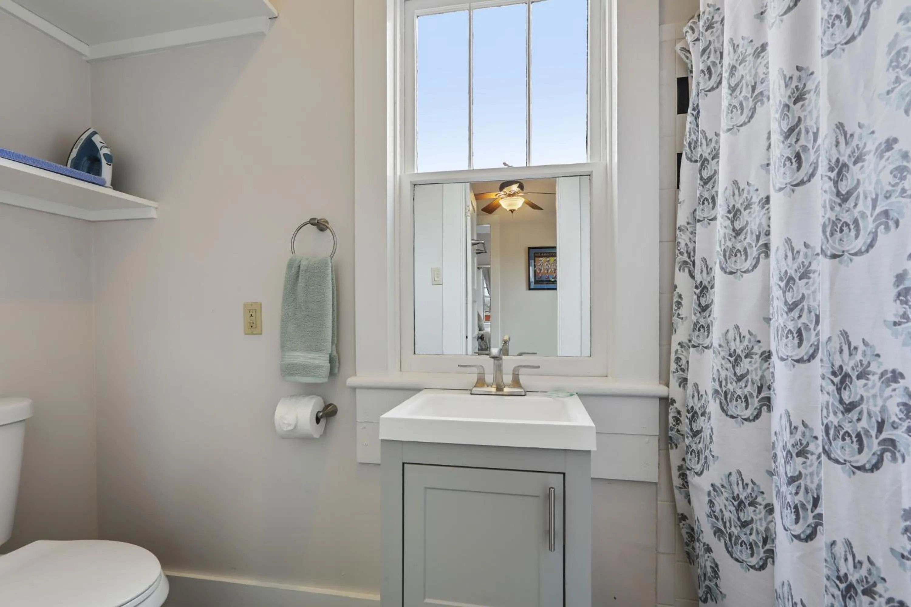 Shower in Freret Apartments near Streetcar & Tulane