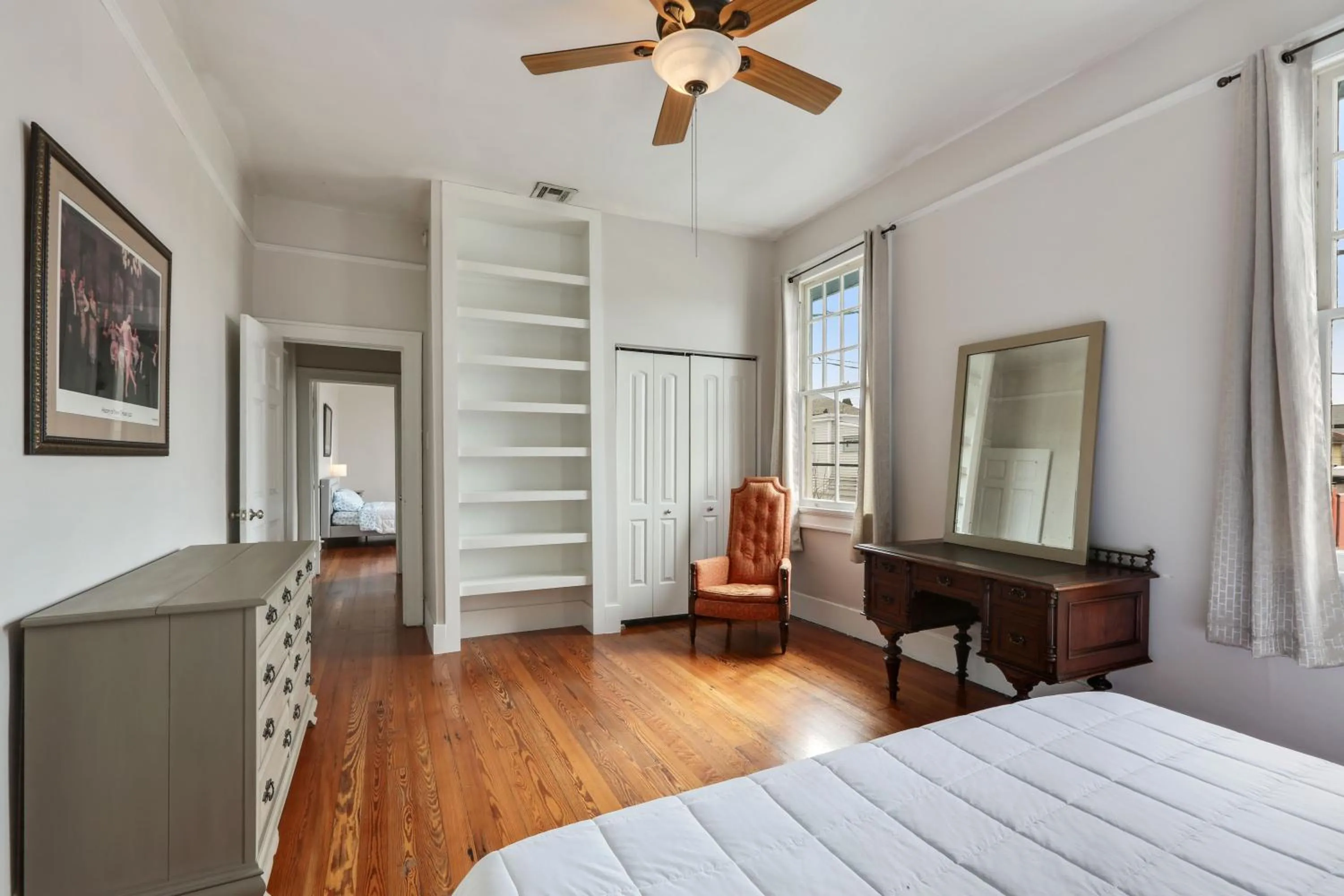 Seating area, Bed in Freret Apartments near Streetcar & Tulane