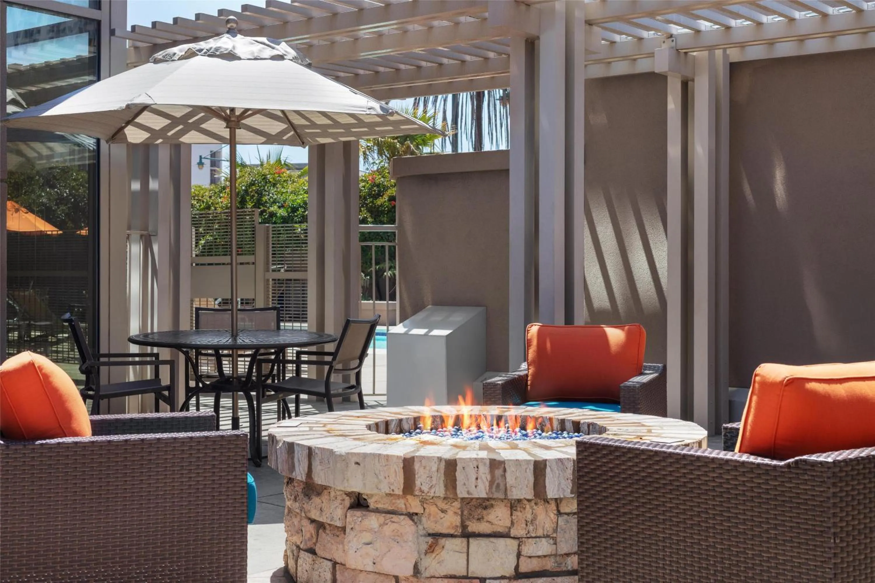 Restaurant/places to eat in Hyatt House Emeryville