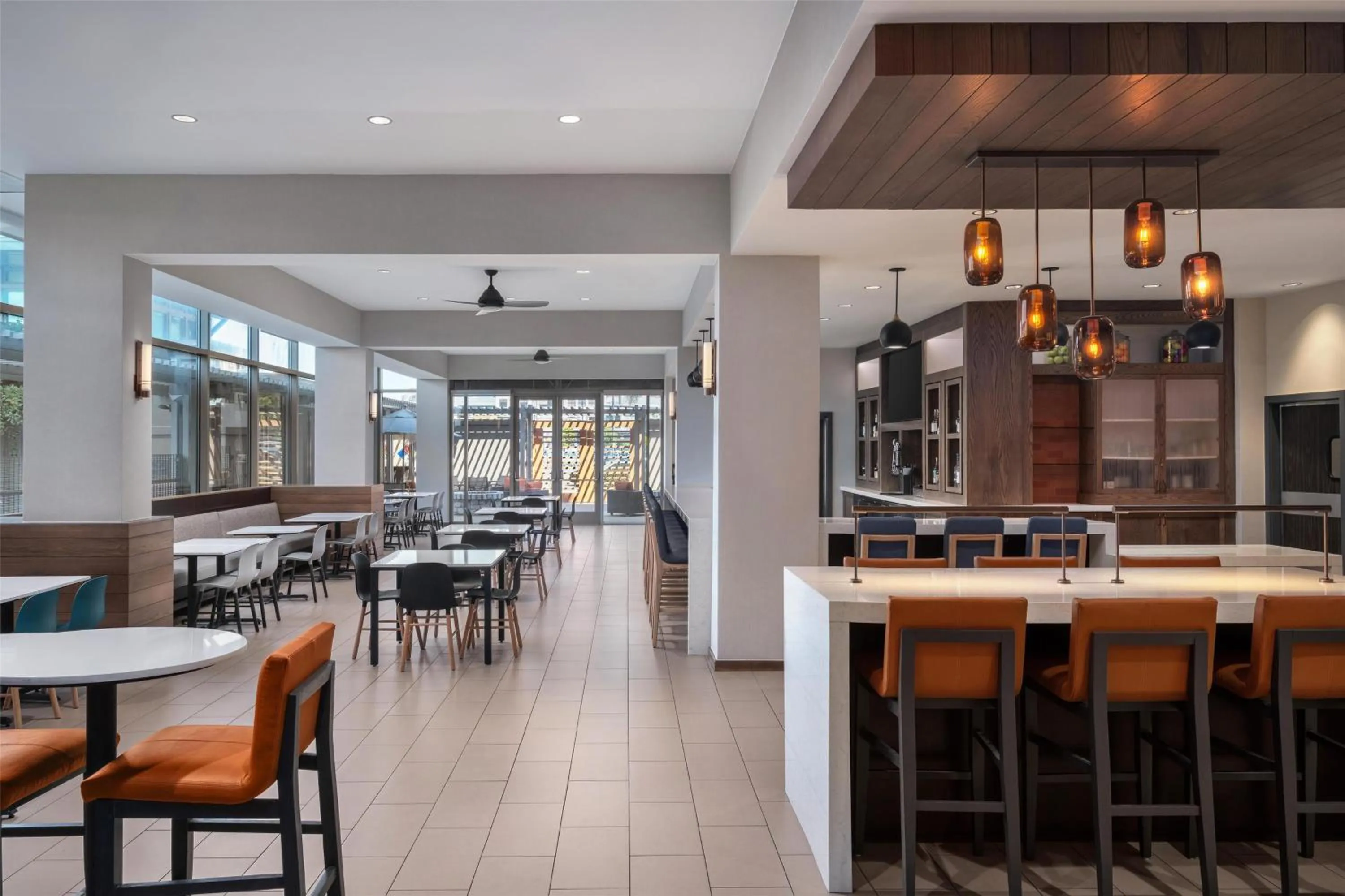 Lounge or bar in Hyatt House Emeryville