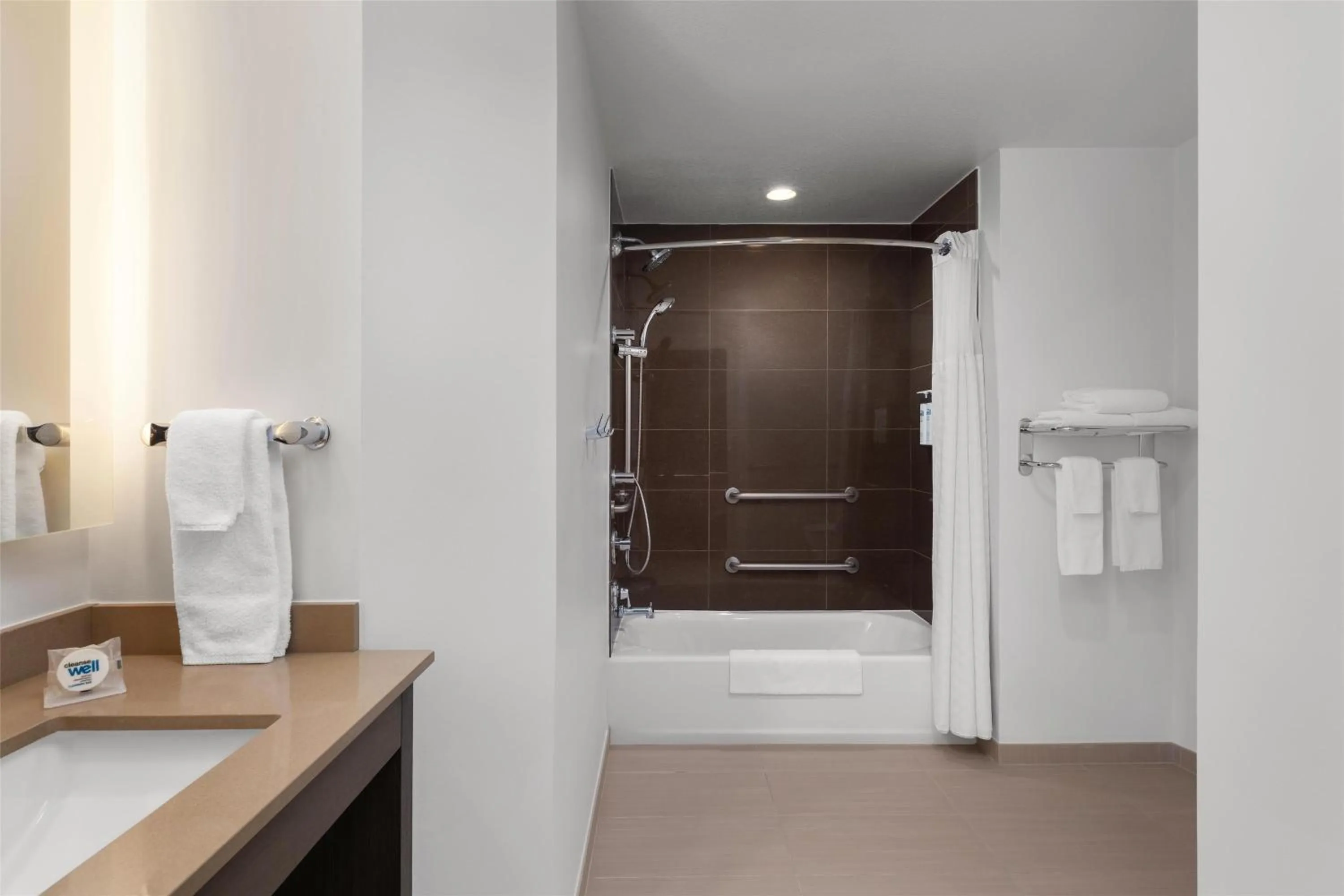 Bathroom in Hyatt House Emeryville