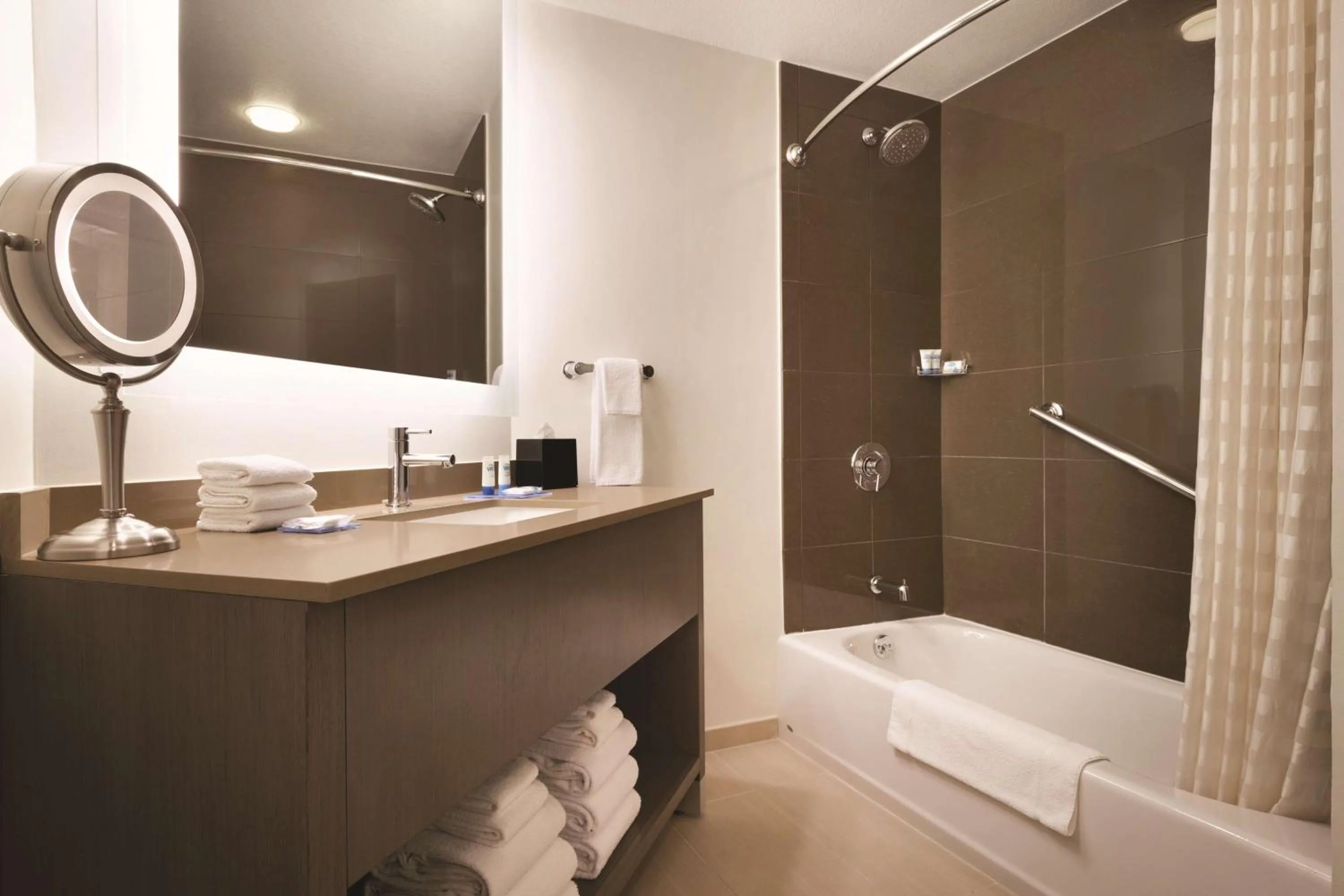 Bedroom in Hyatt House Emeryville