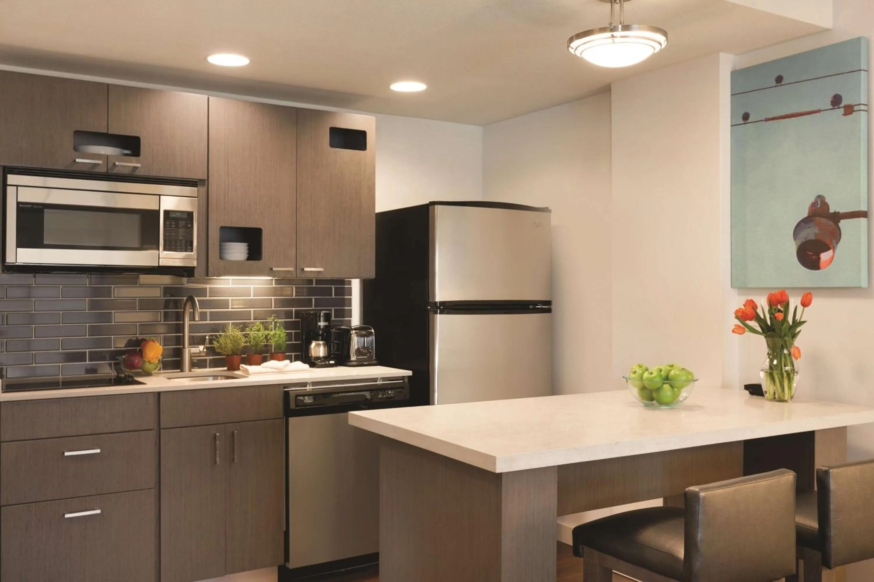 Photo of the whole room in Hyatt House Emeryville