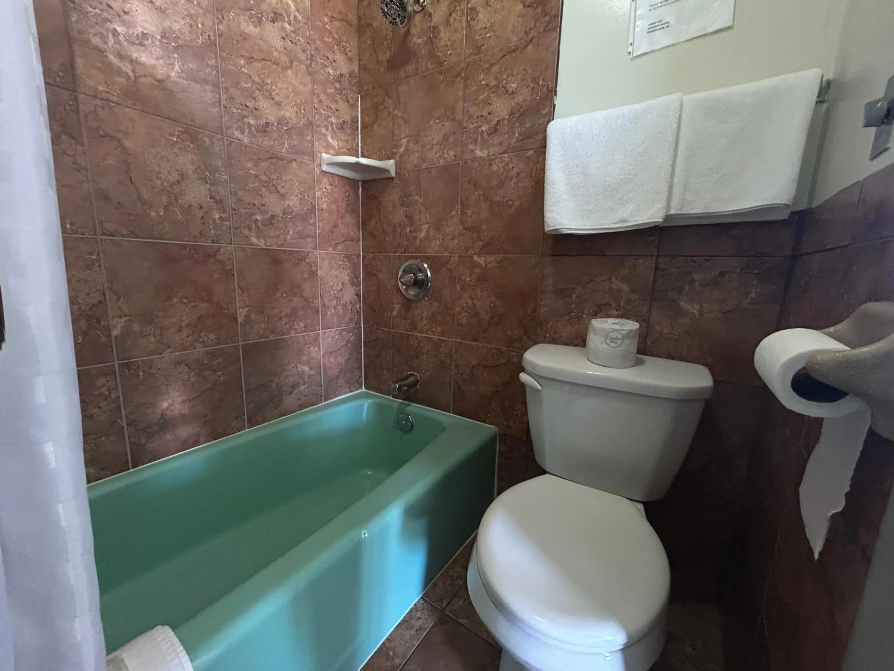 Bathroom in Gateaway Motel Broken Bow NE