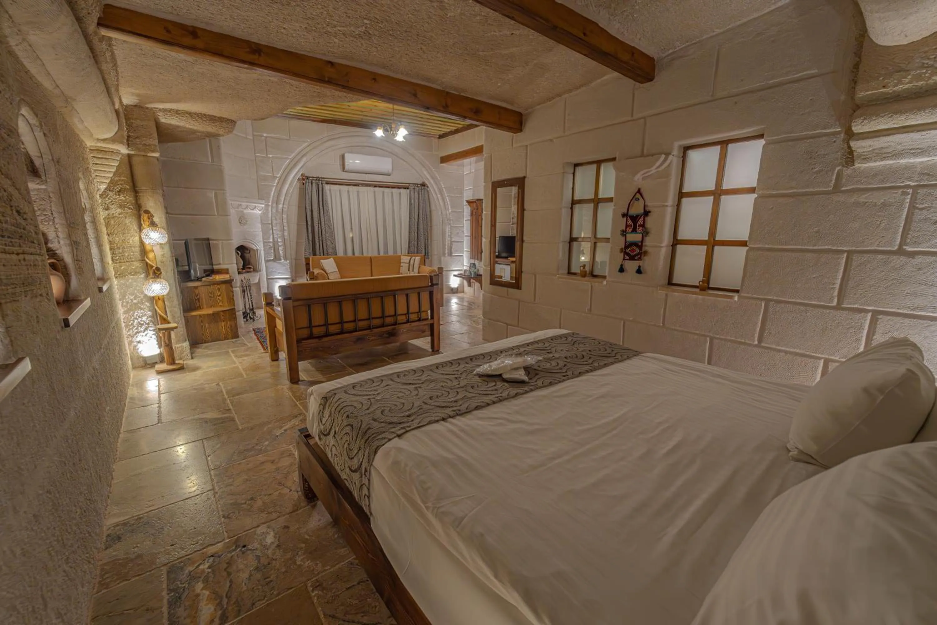 Photo of the whole room, Bed in Zara Cave Hotel