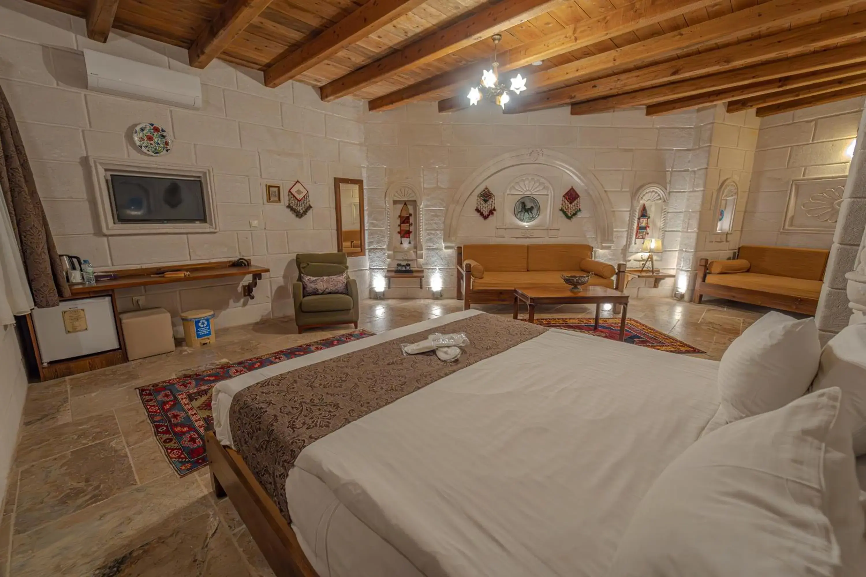 King Stone Room 201 in Zara Cave Hotel King Stone Room 201 in Zara Cave Hotel