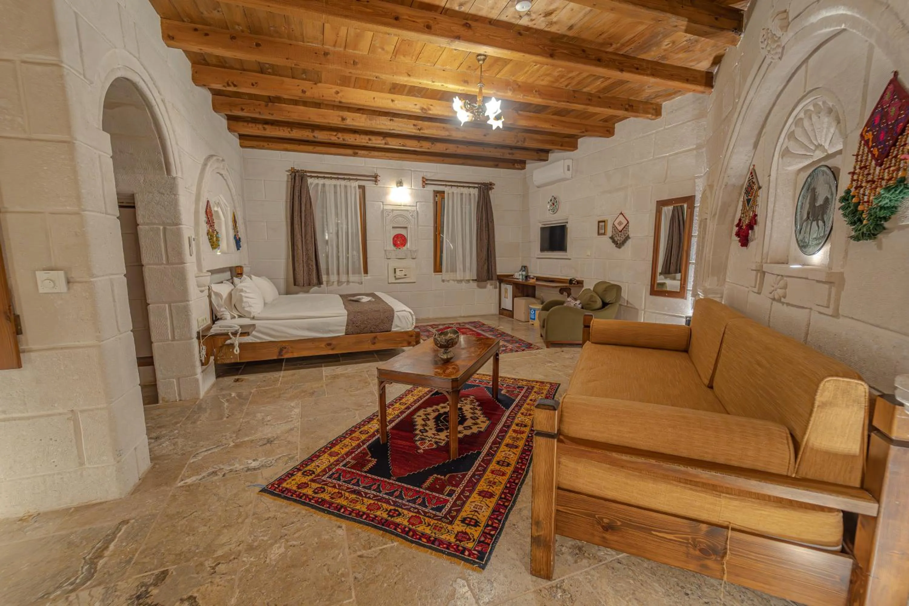 Photo of the whole room, Bed in Zara Cave Hotel