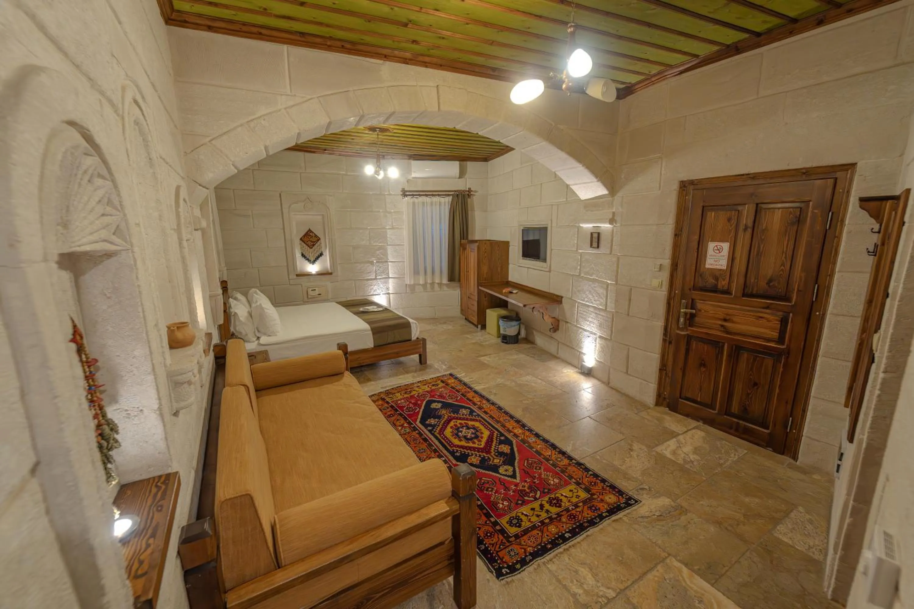 Photo of the whole room, Bed in Zara Cave Hotel