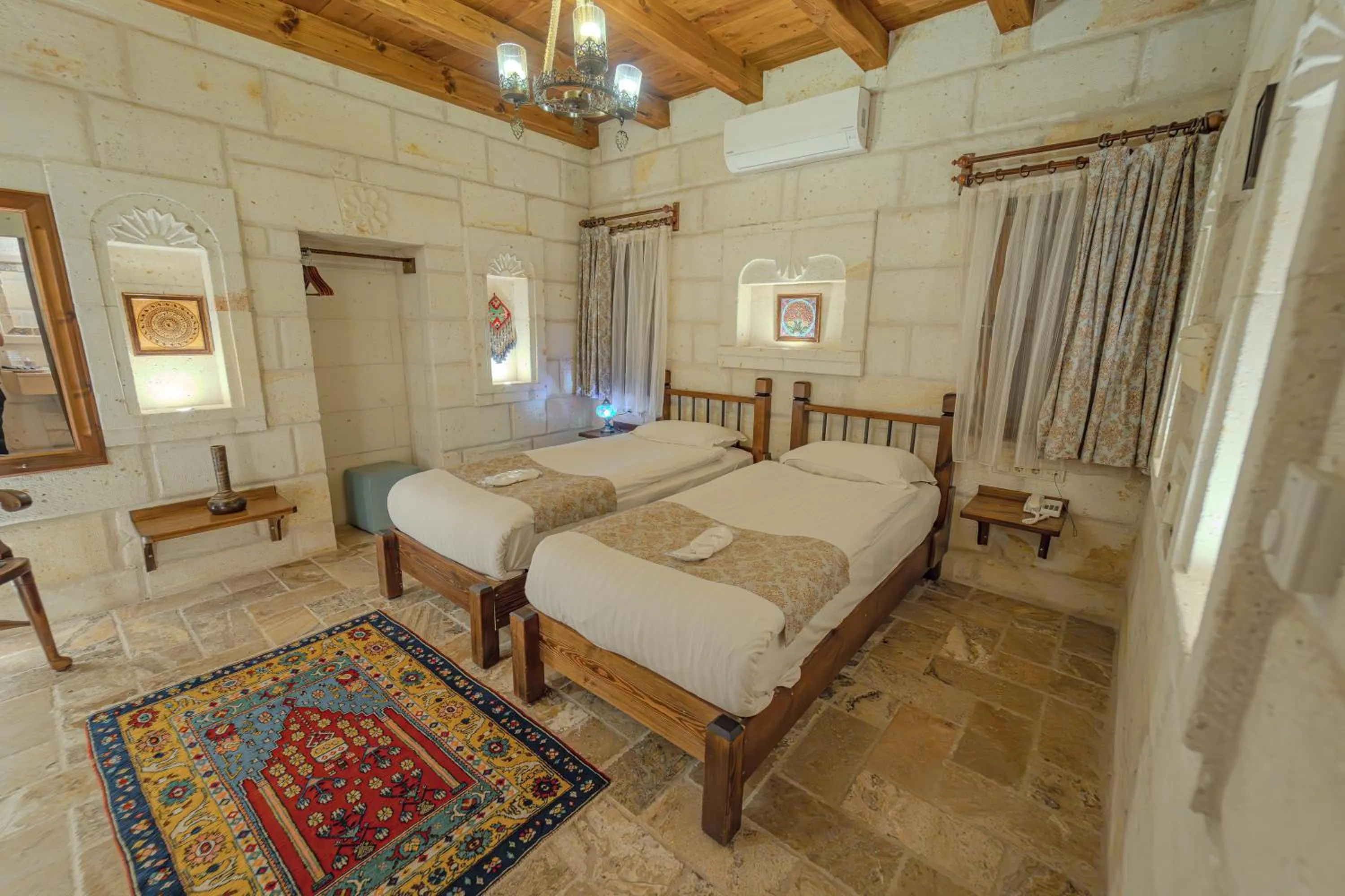 Photo of the whole room, Bed in Zara Cave Hotel