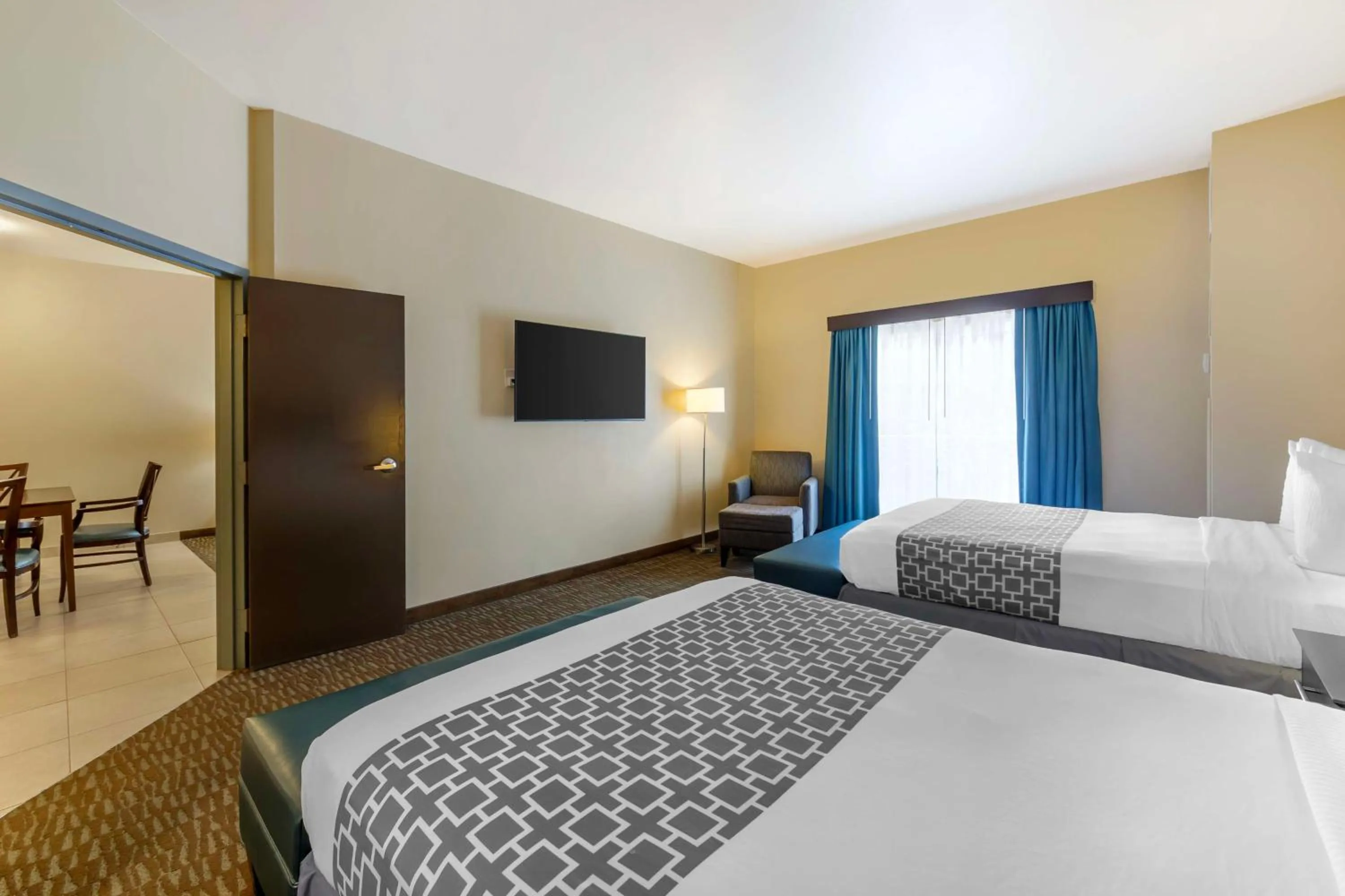 Bedroom, Bed in Best Western Naples Plaza Hotel