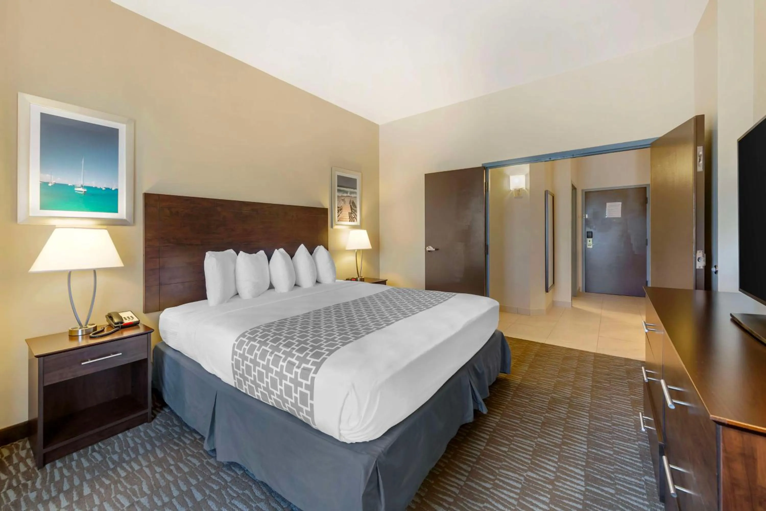 Bedroom, Bed in Best Western Naples Plaza Hotel