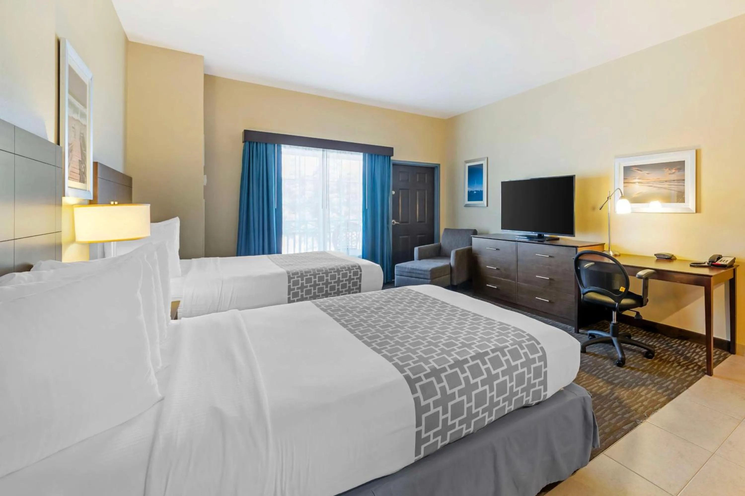 Bedroom, Bed in Best Western Naples Plaza Hotel