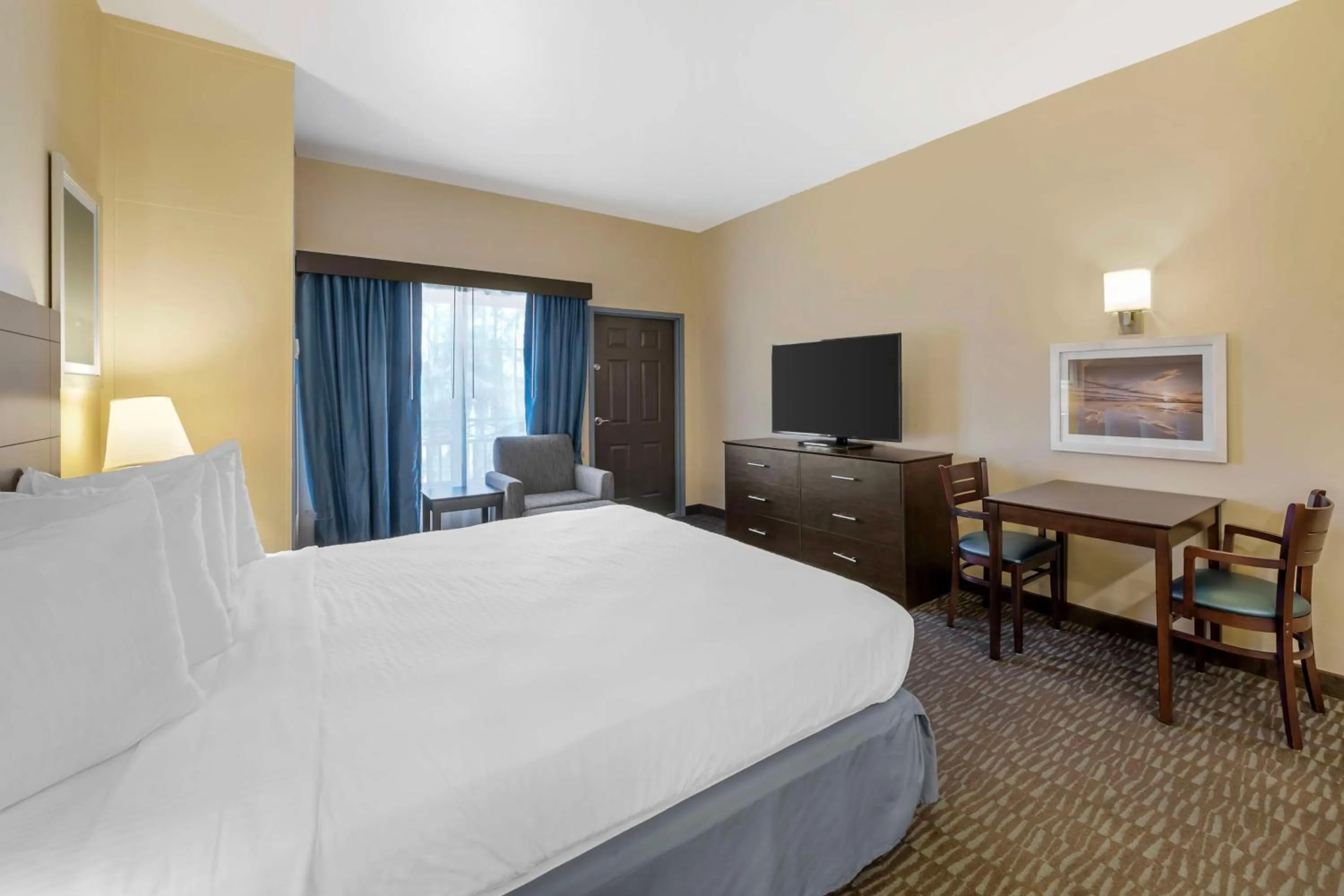 Bedroom, Bed in Best Western Naples Plaza Hotel