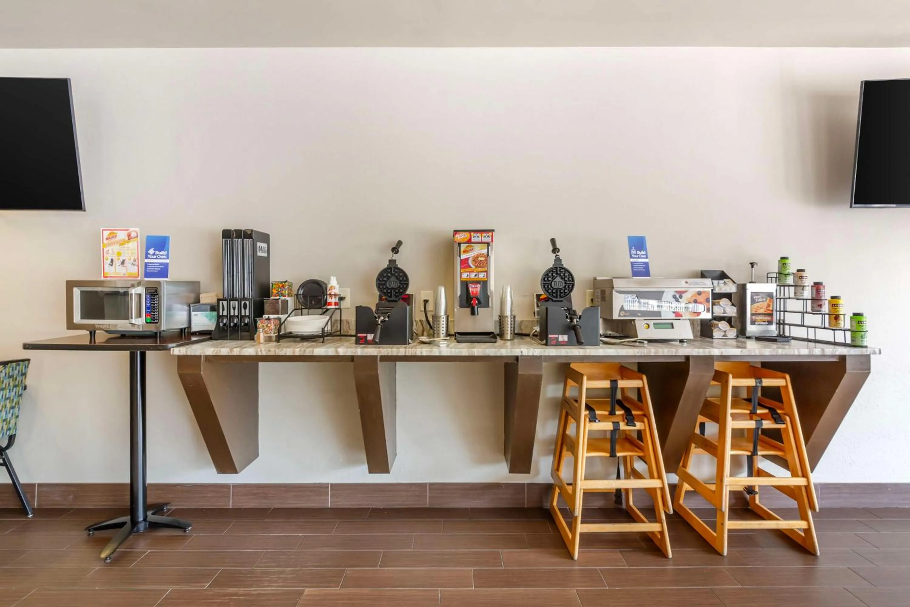 Breakfast in Best Western Naples Plaza Hotel