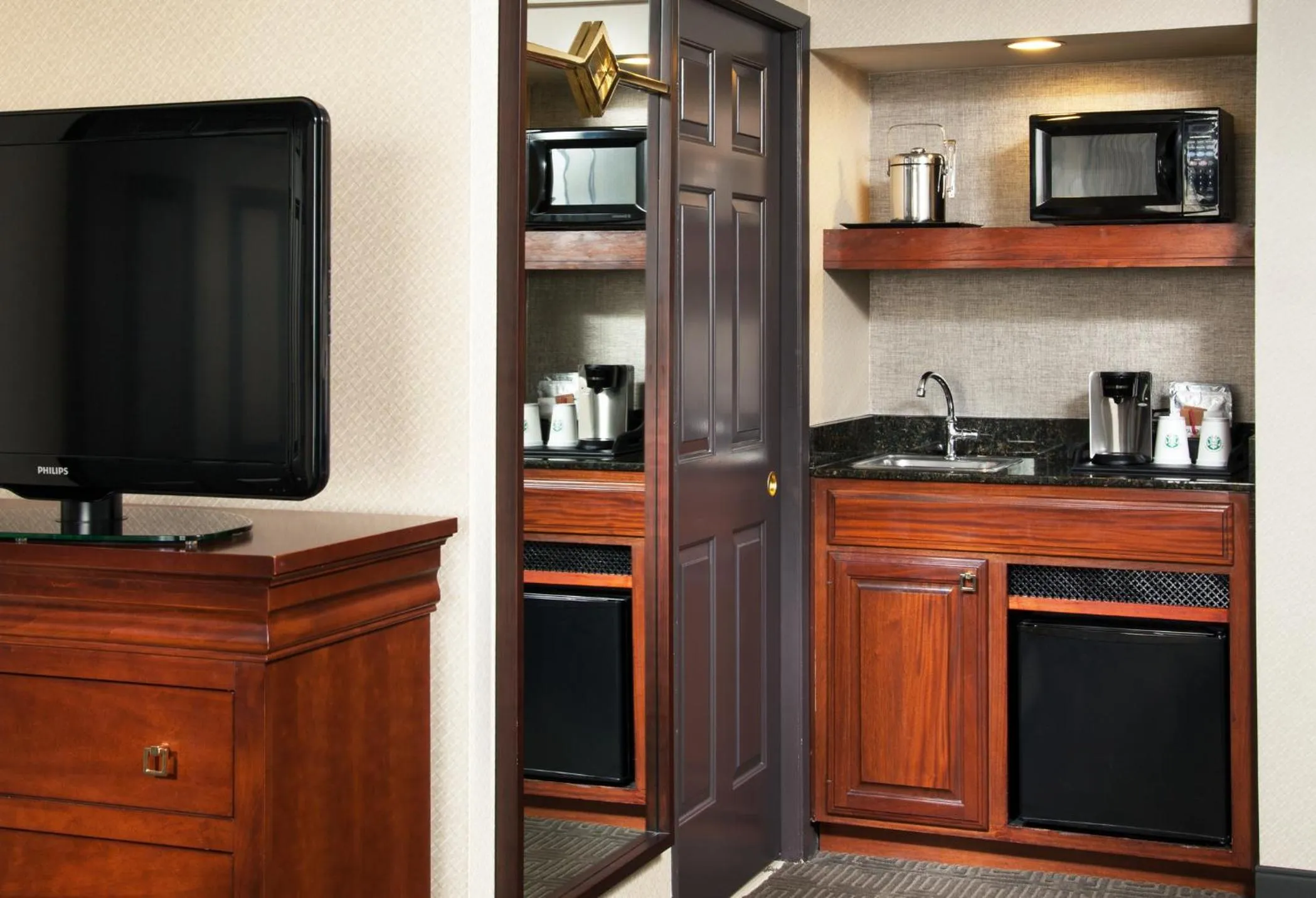 Sheraton Fairplex Suites & Conference Center