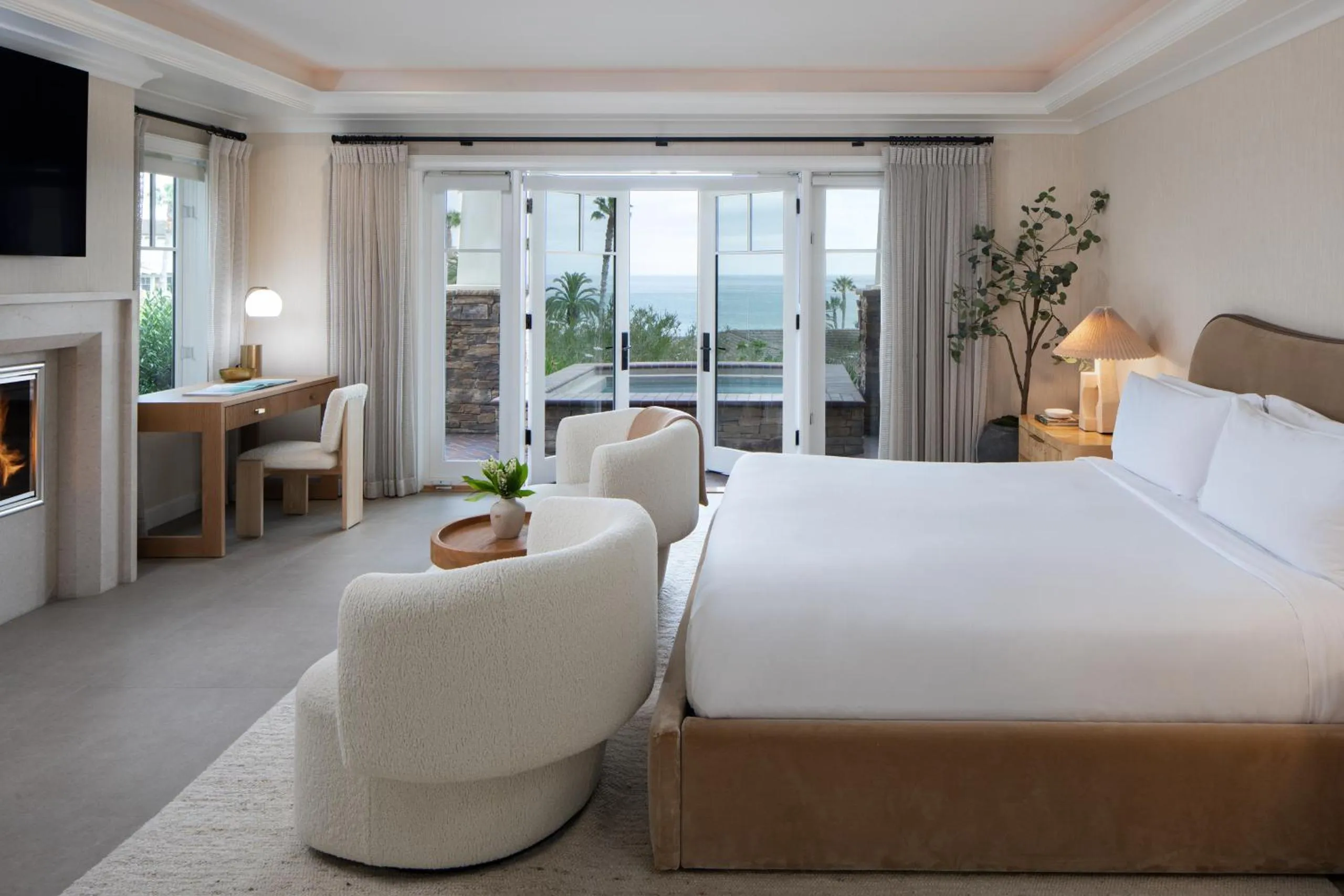 Bedroom, Bed in Montage Laguna Beach