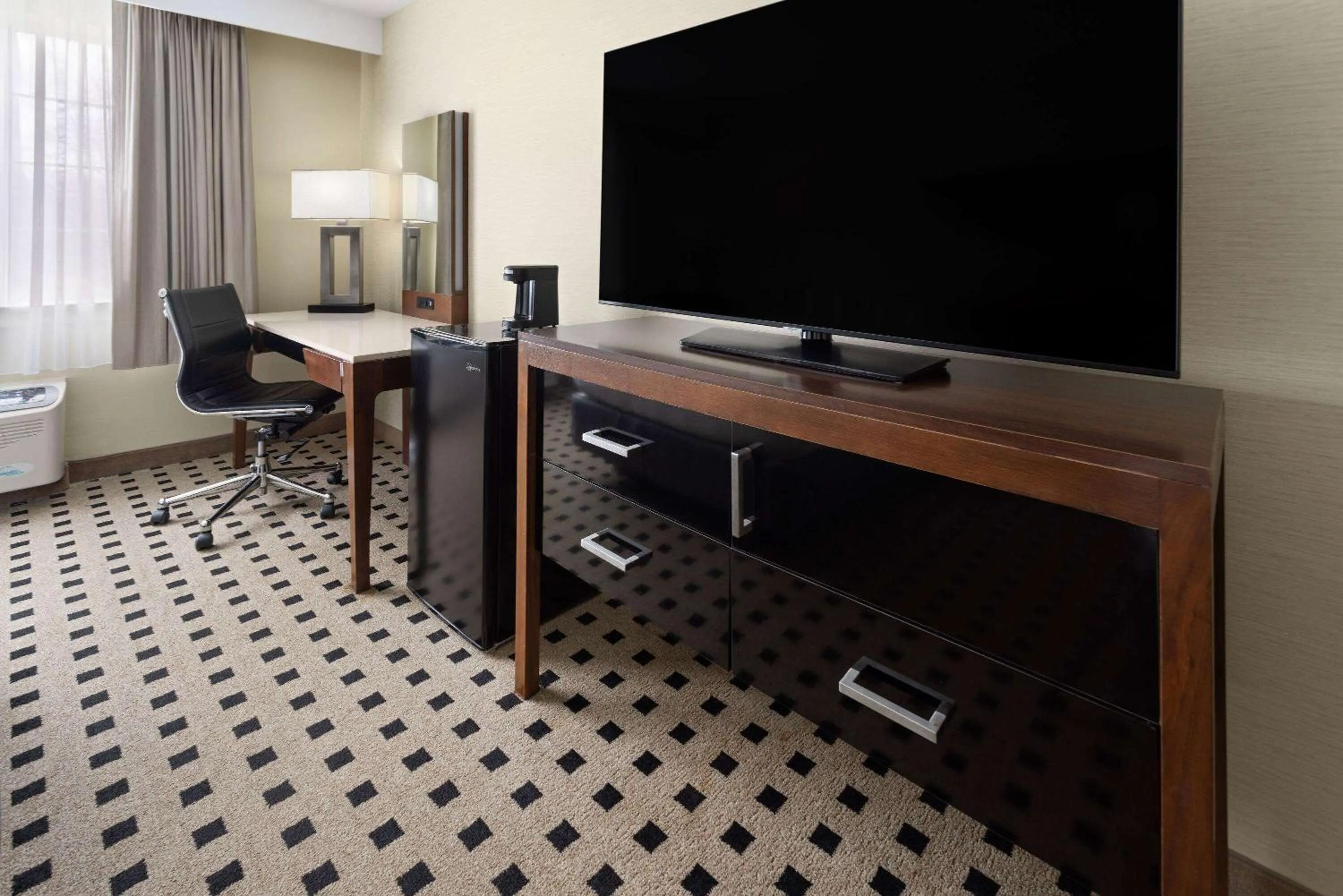 Photo of the whole room in Penn Harris Hotel Harrisburg, Trademark by Wyndham